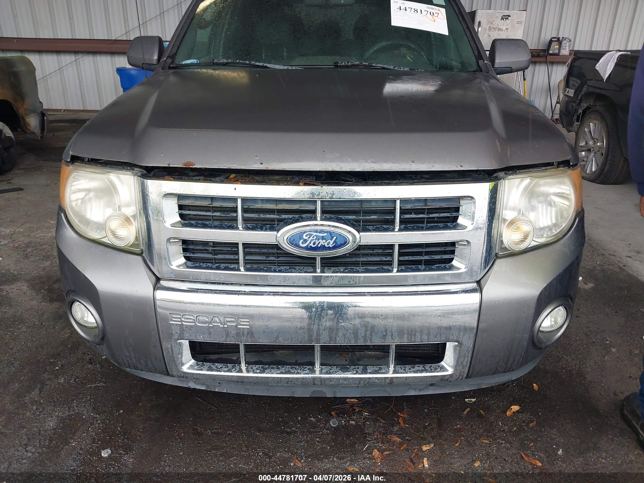 FORD ESCAPE image 6