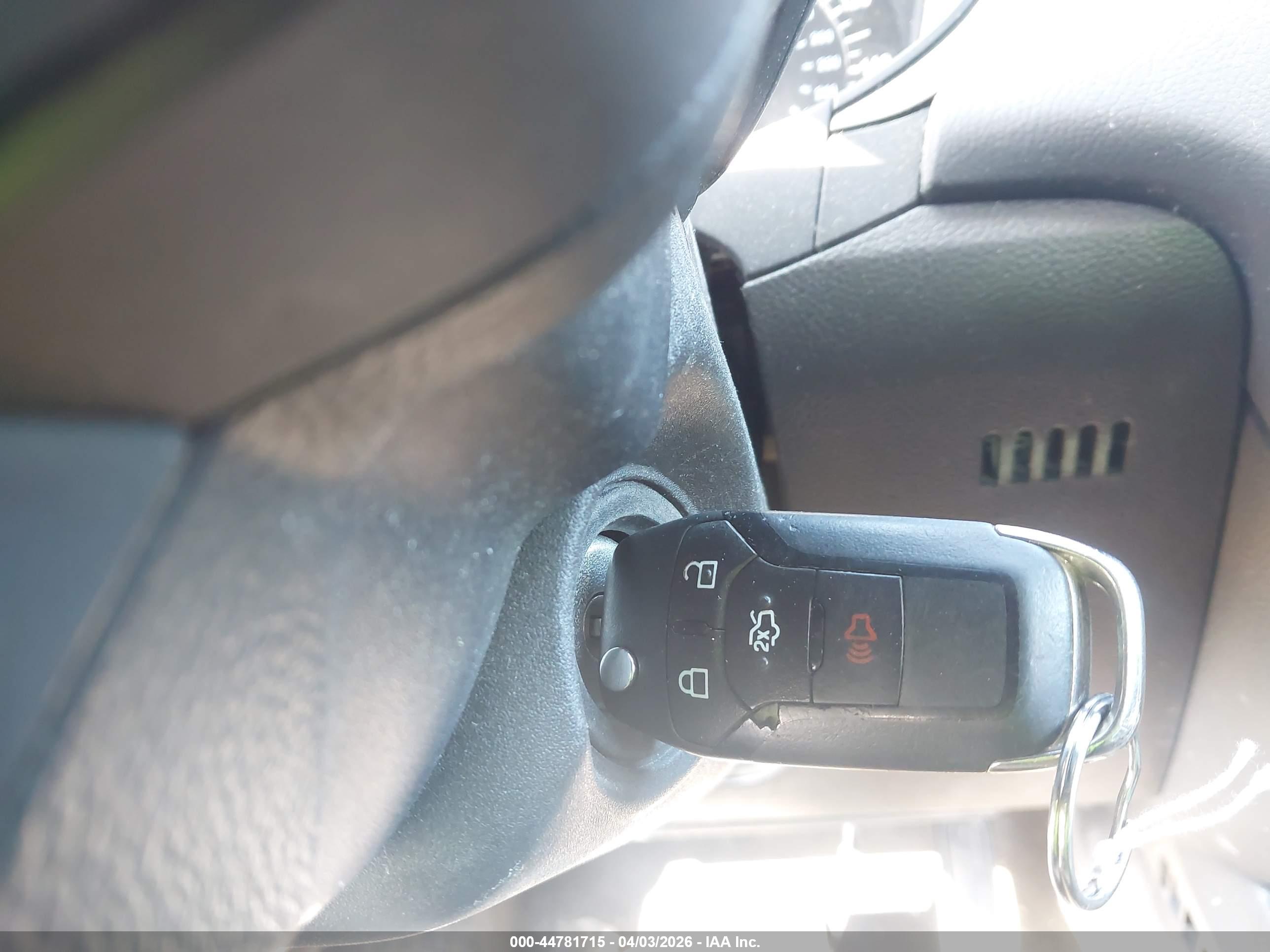 FORD FUSION image 11