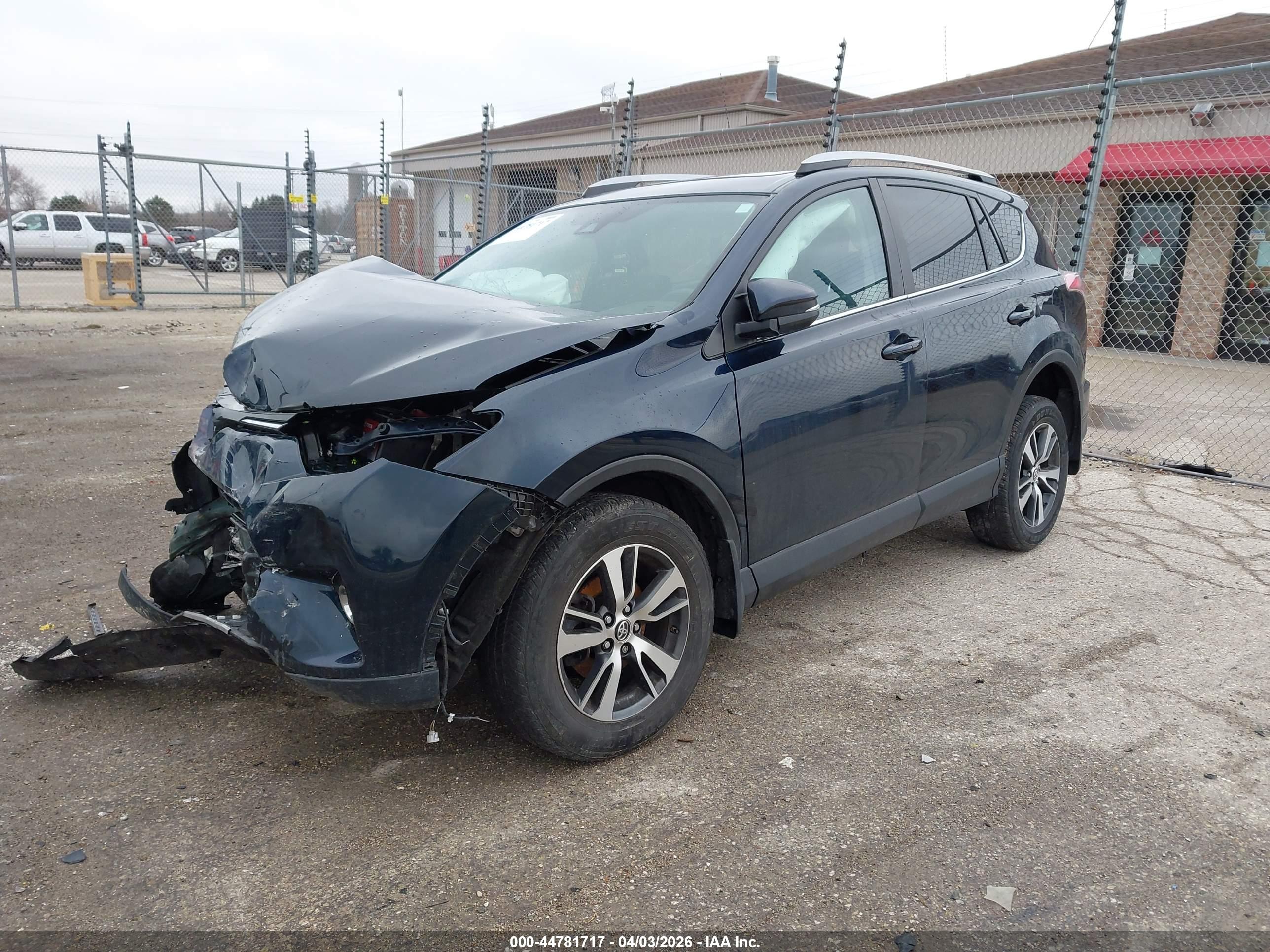 TOYOTA RAV4 image 2