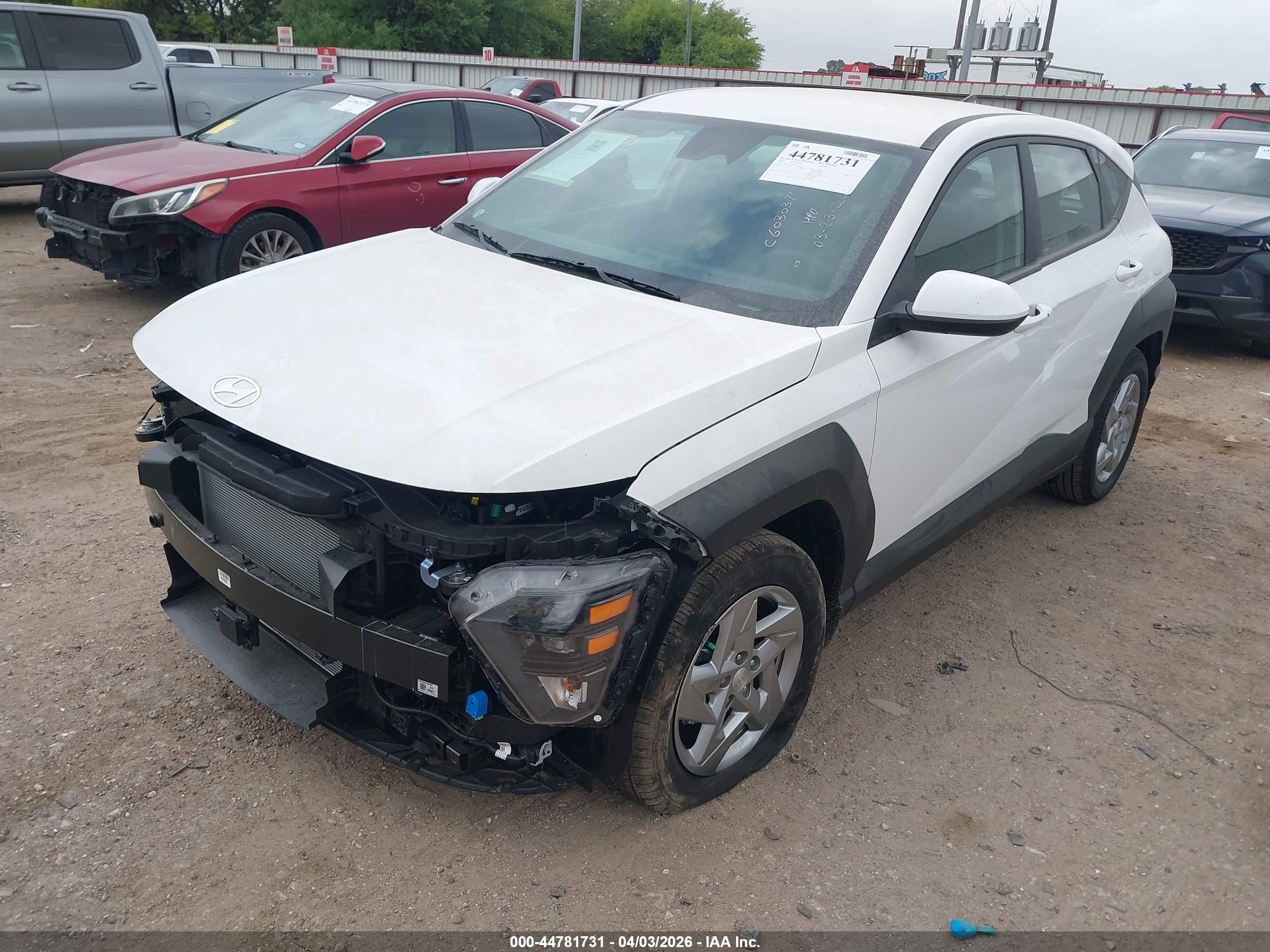 HYUNDAI KONA image 2