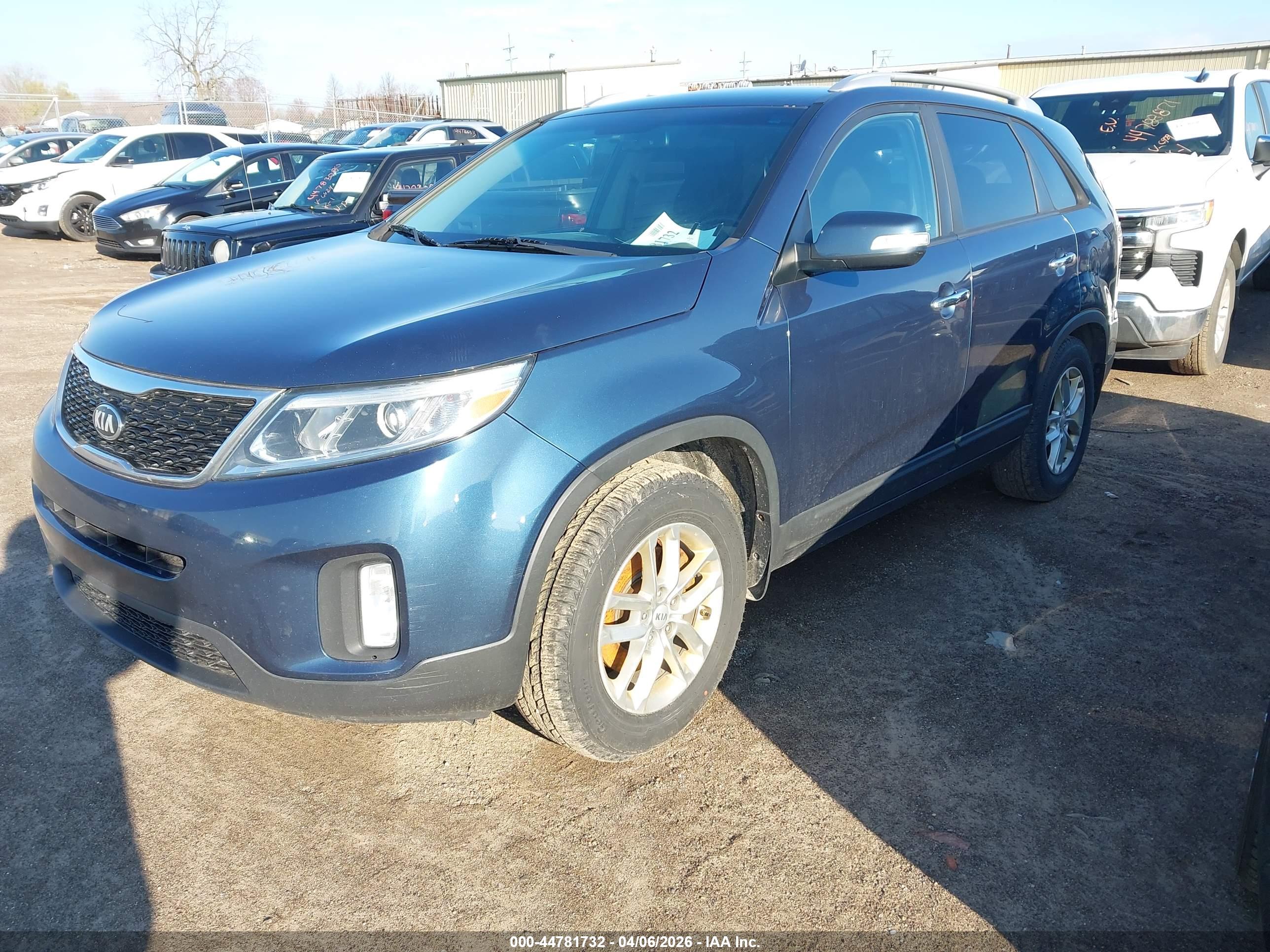 KIA SORENTO image 2