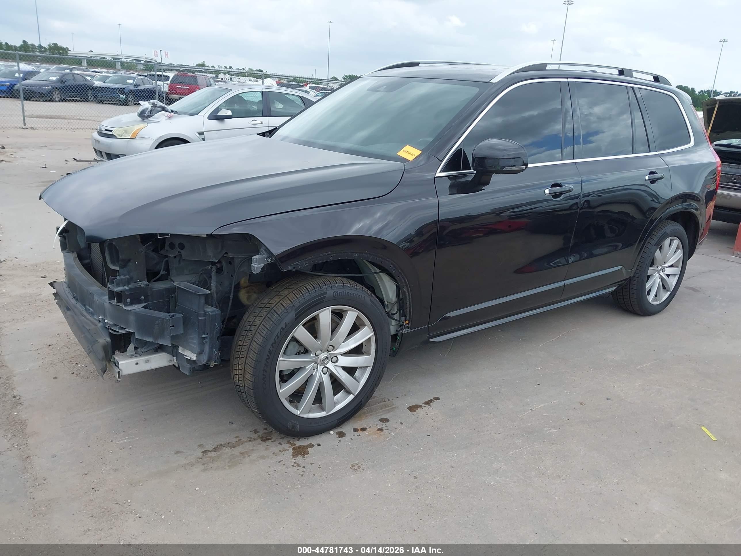 VOLVO XC90 image 2