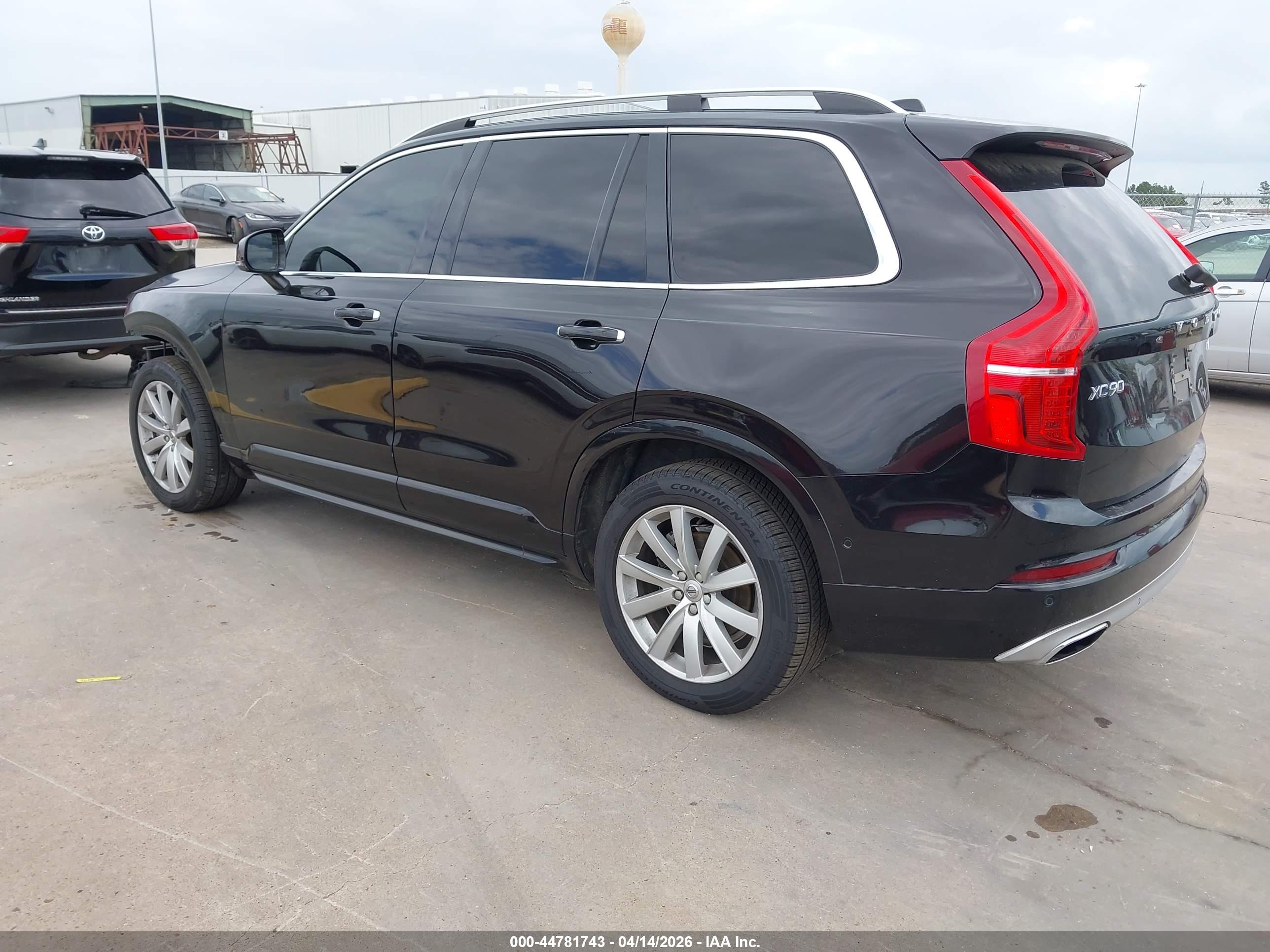 VOLVO XC90 image 3