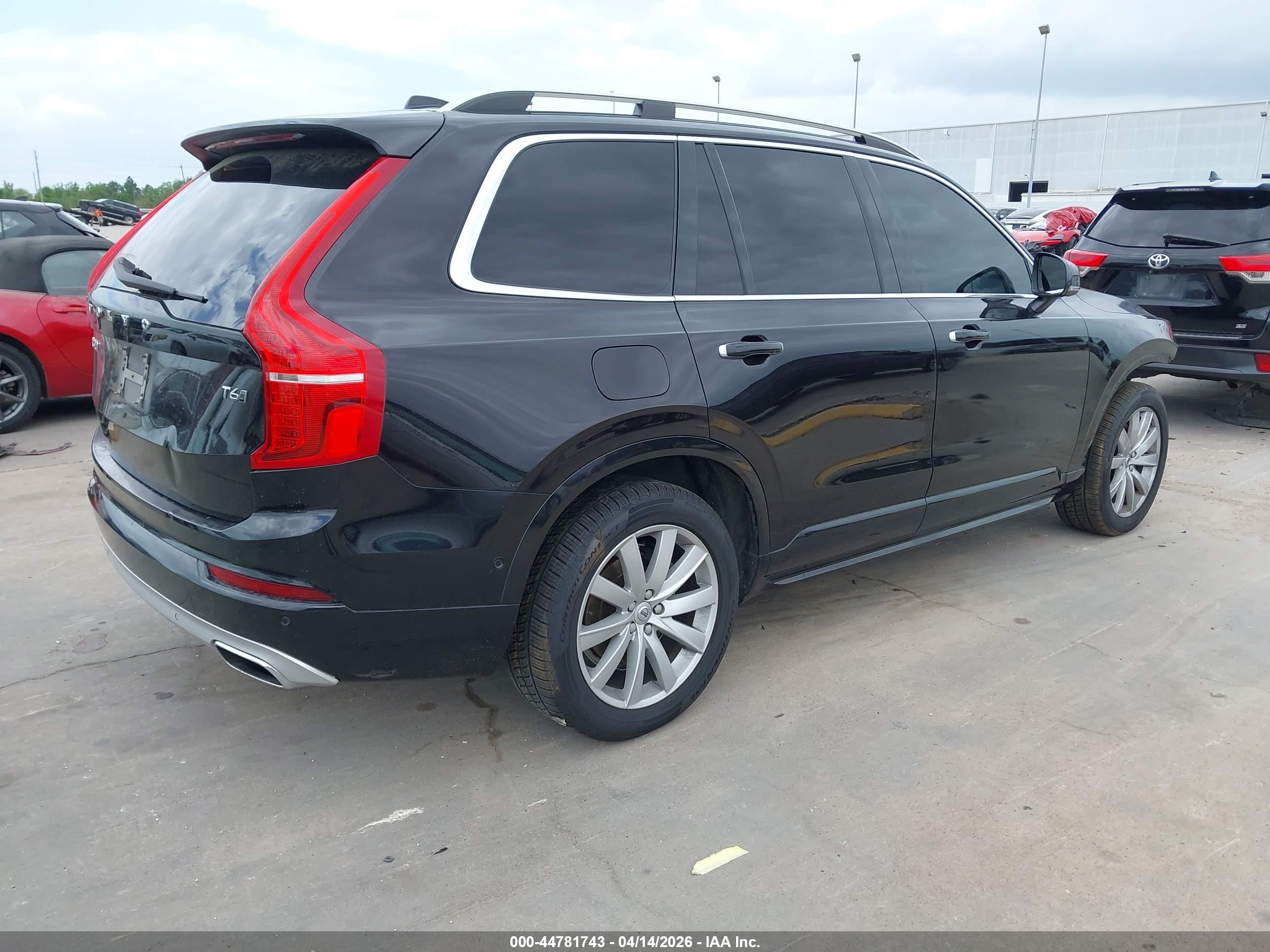 VOLVO XC90 image 4