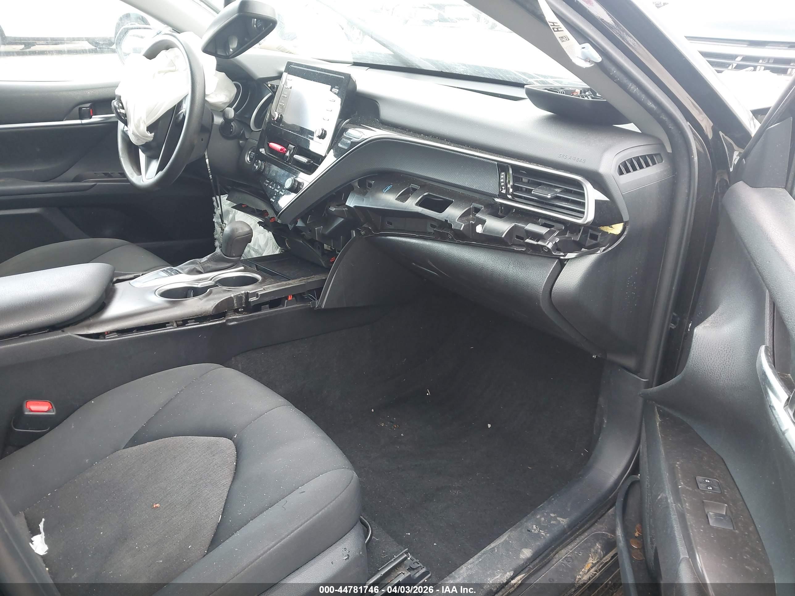 TOYOTA CAMRY image 5