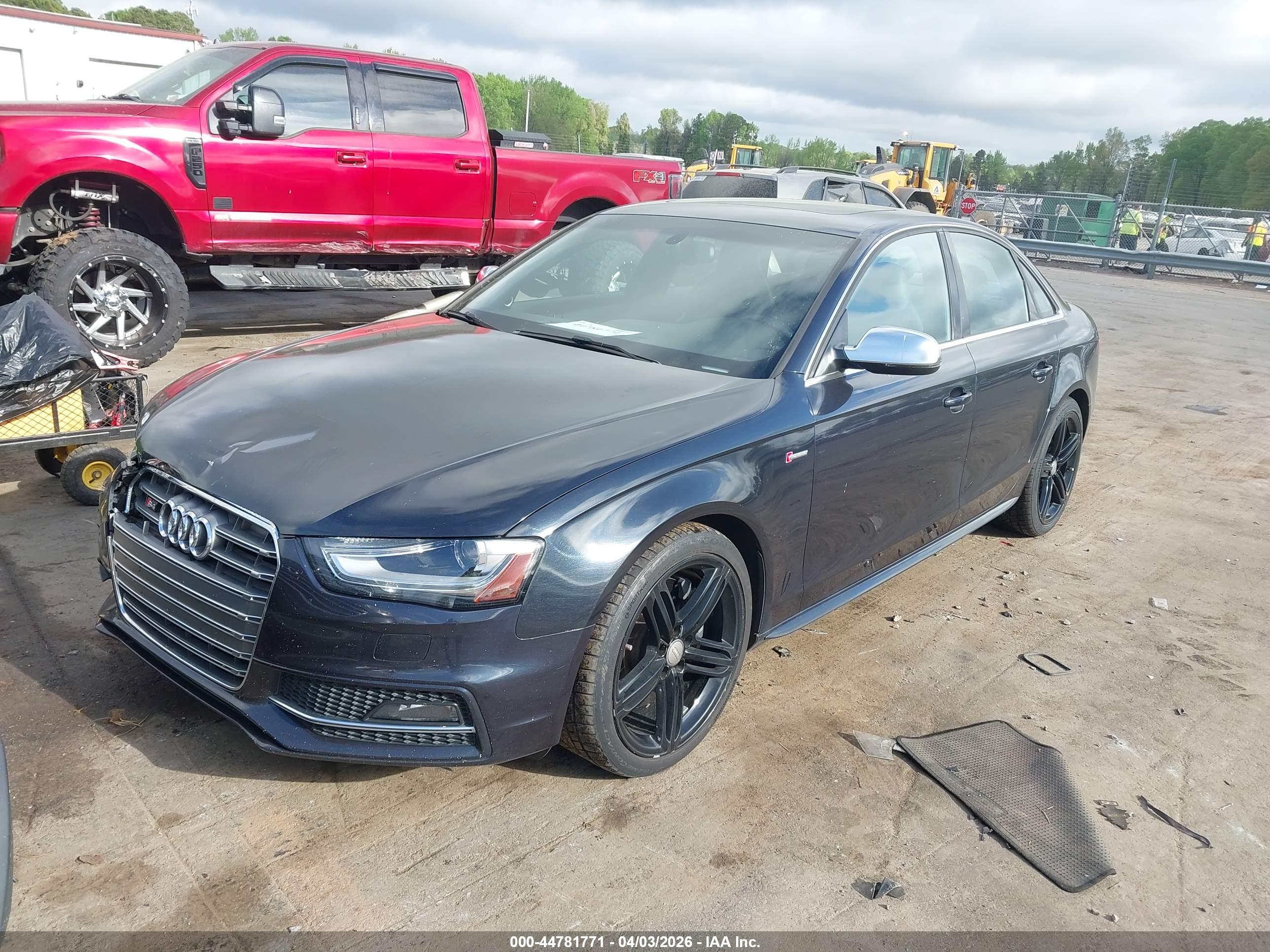 AUDI S4 image 2
