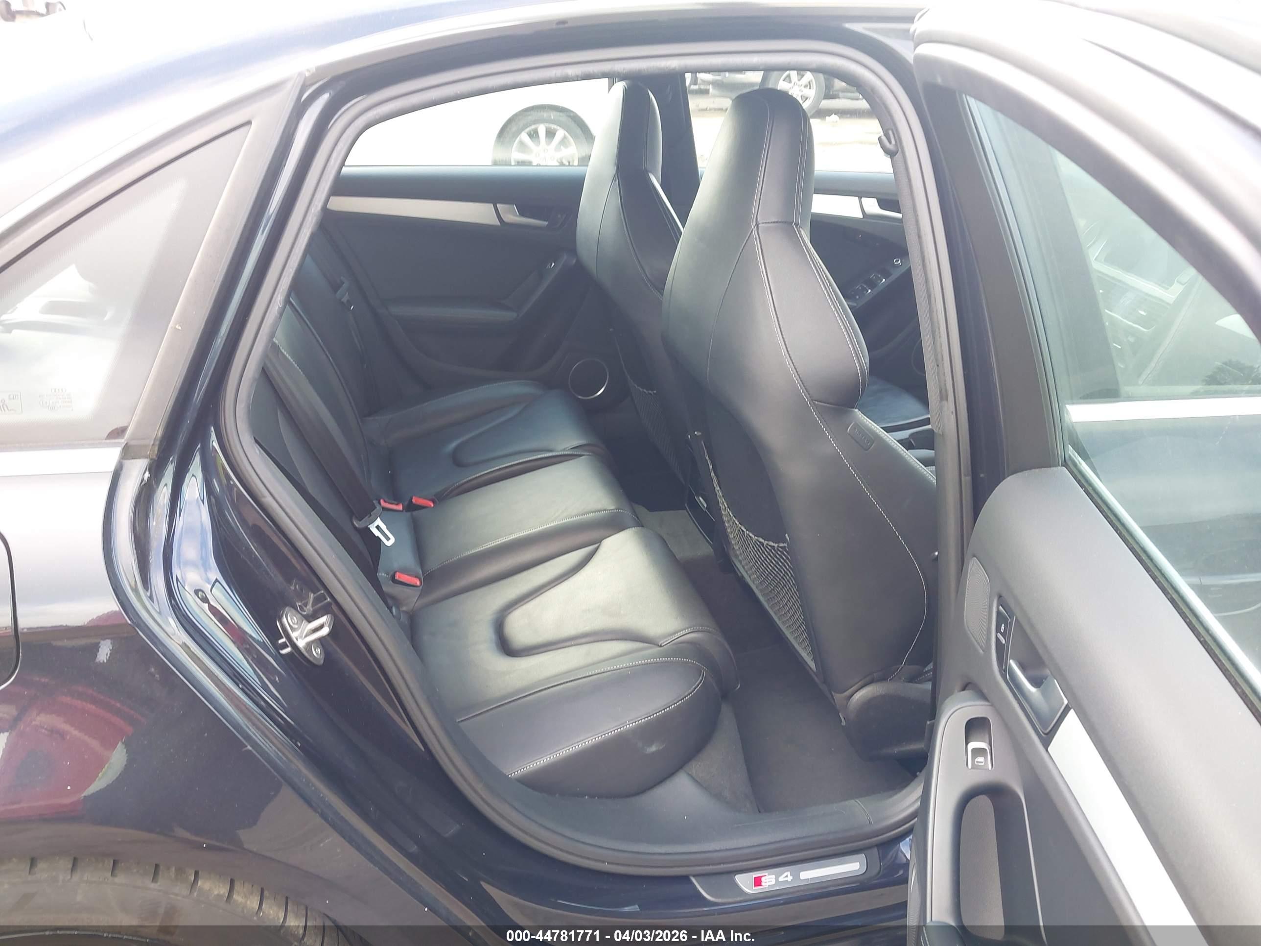 AUDI S4 image 8