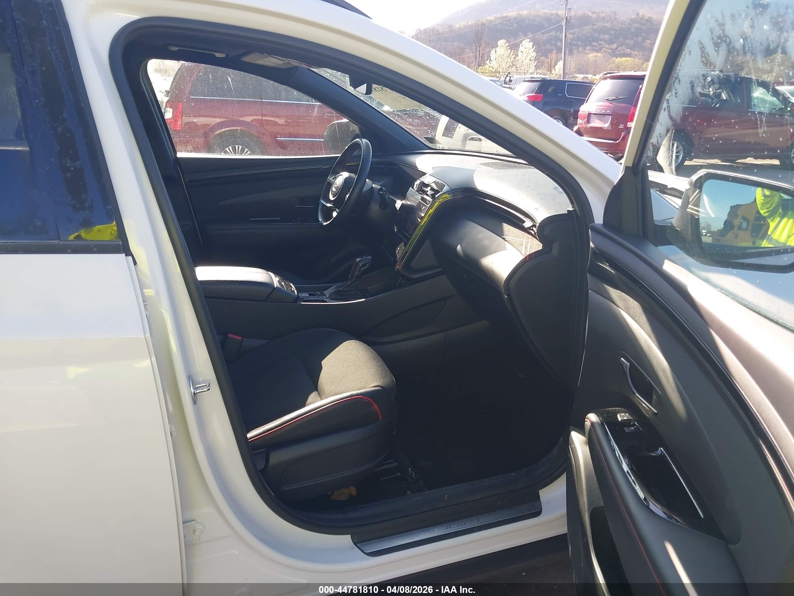 HYUNDAI TUCSON image 5