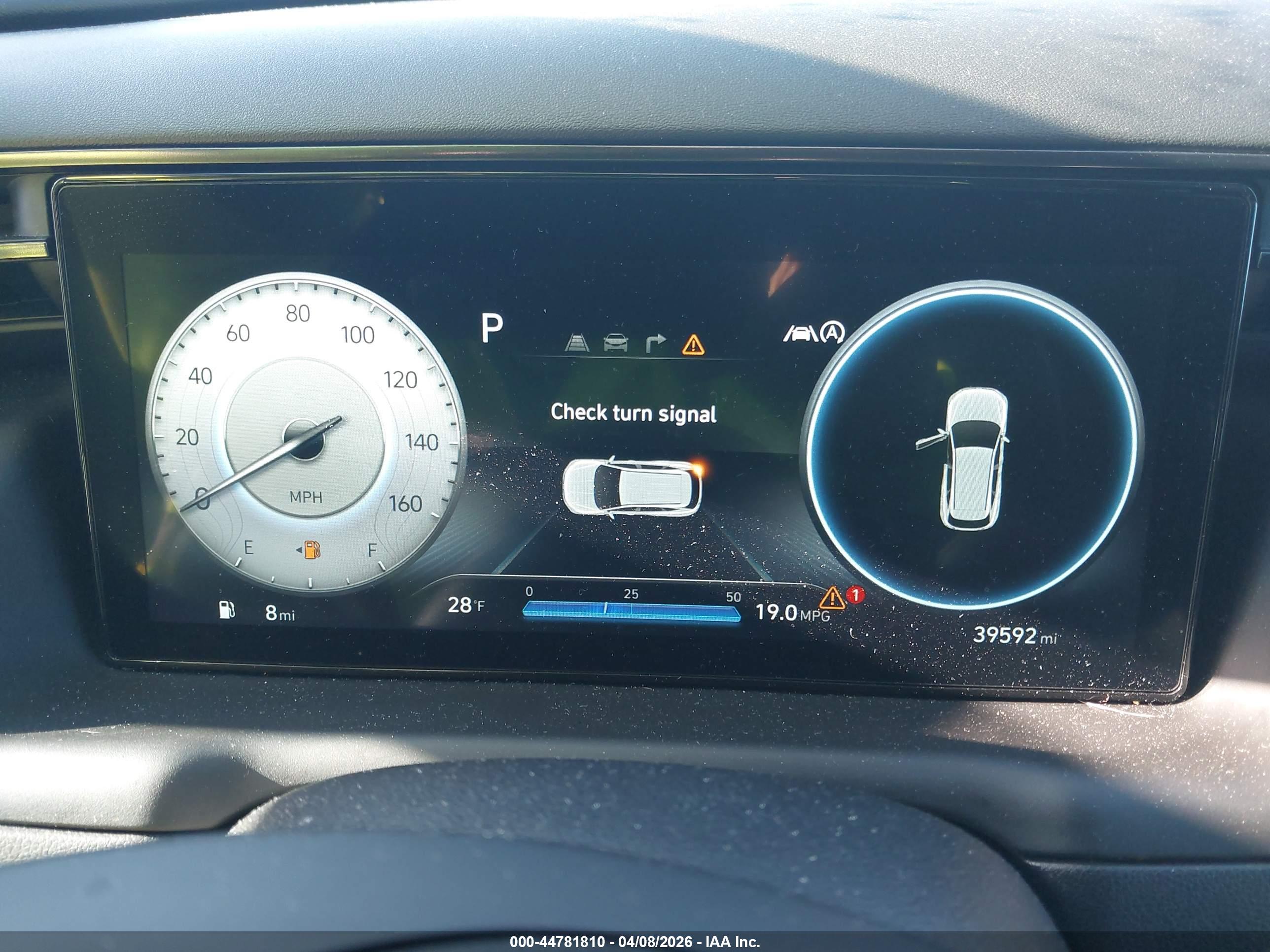 HYUNDAI TUCSON image 7