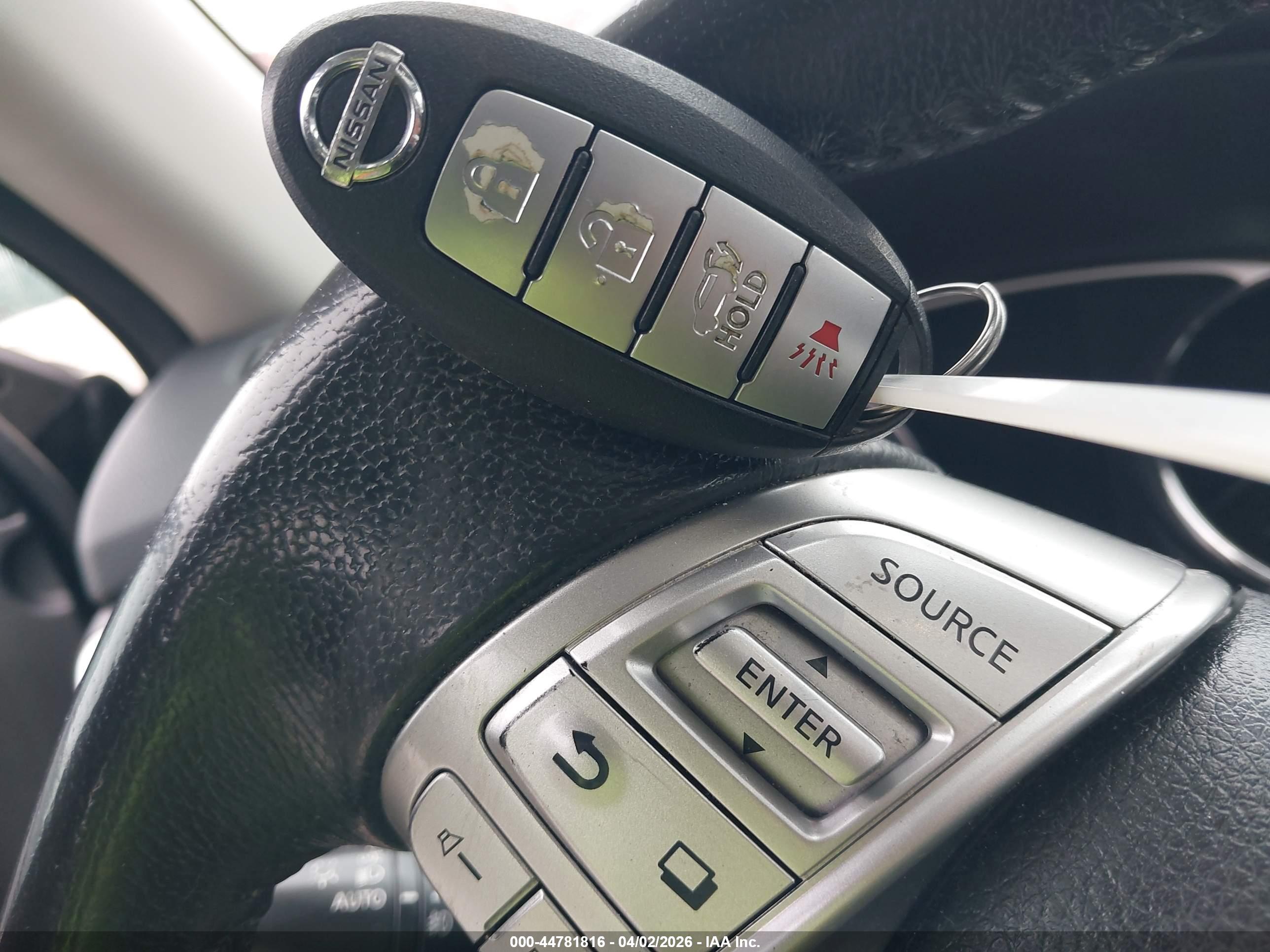 NISSAN ROGUE image 11