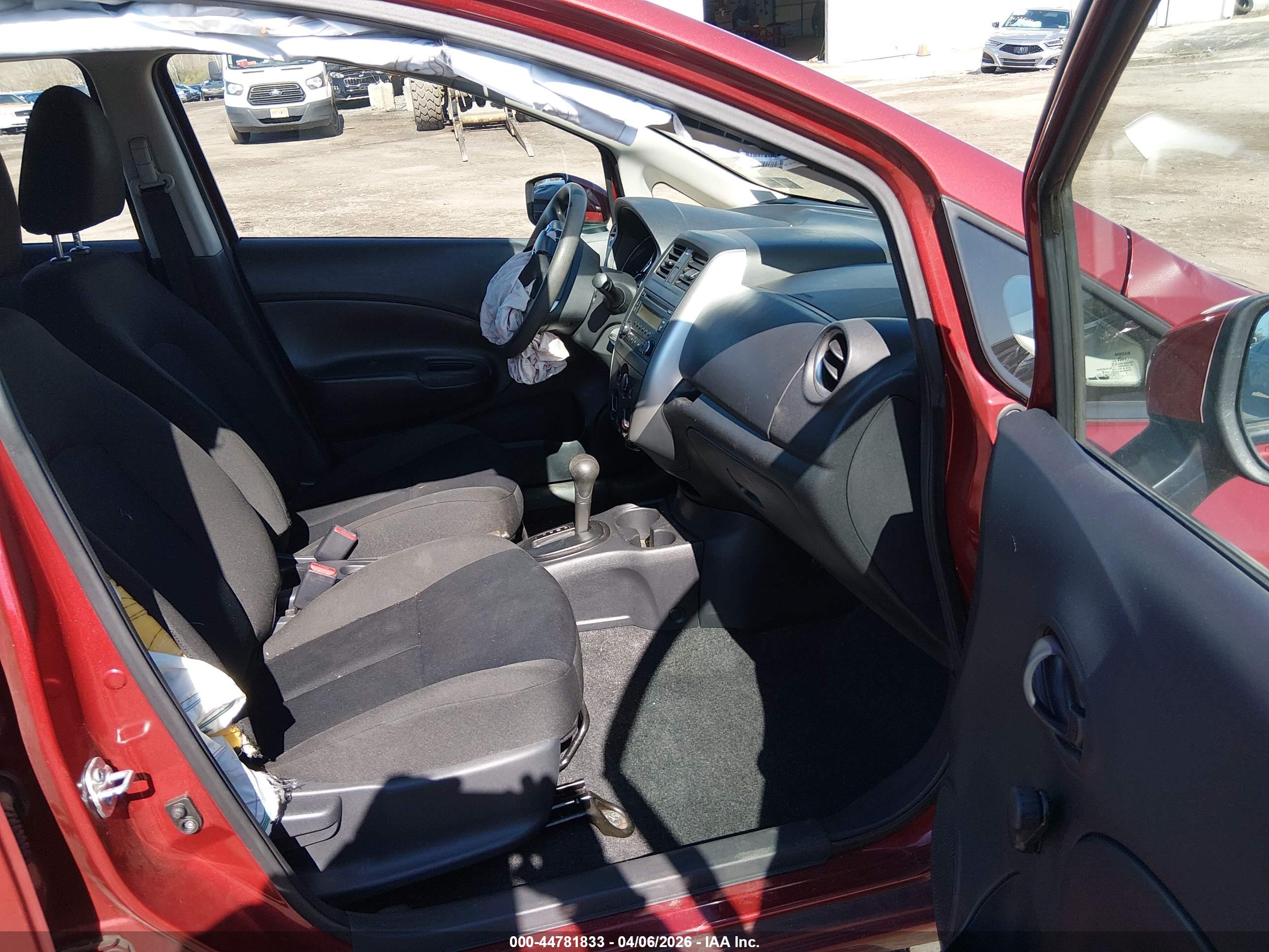 NISSAN VERSA image 5