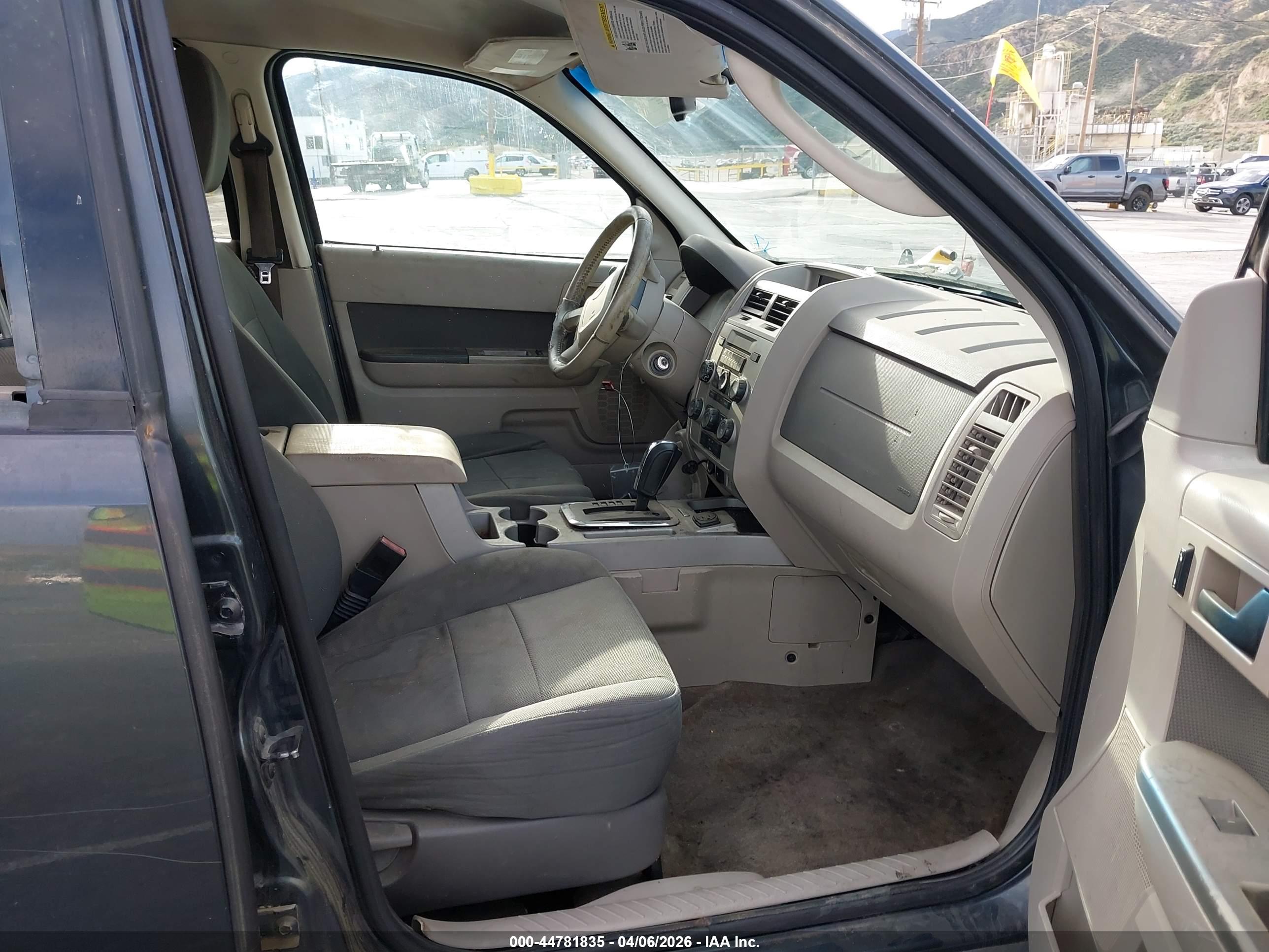 FORD ESCAPE image 5
