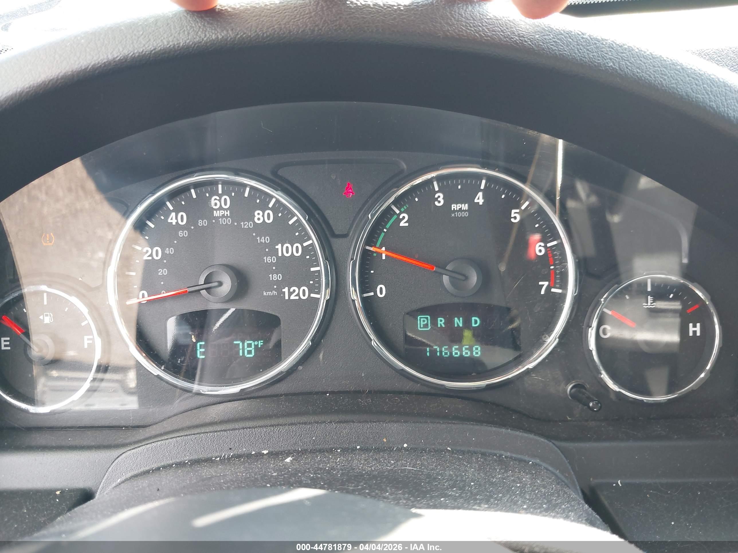 JEEP LIBERTY image 7