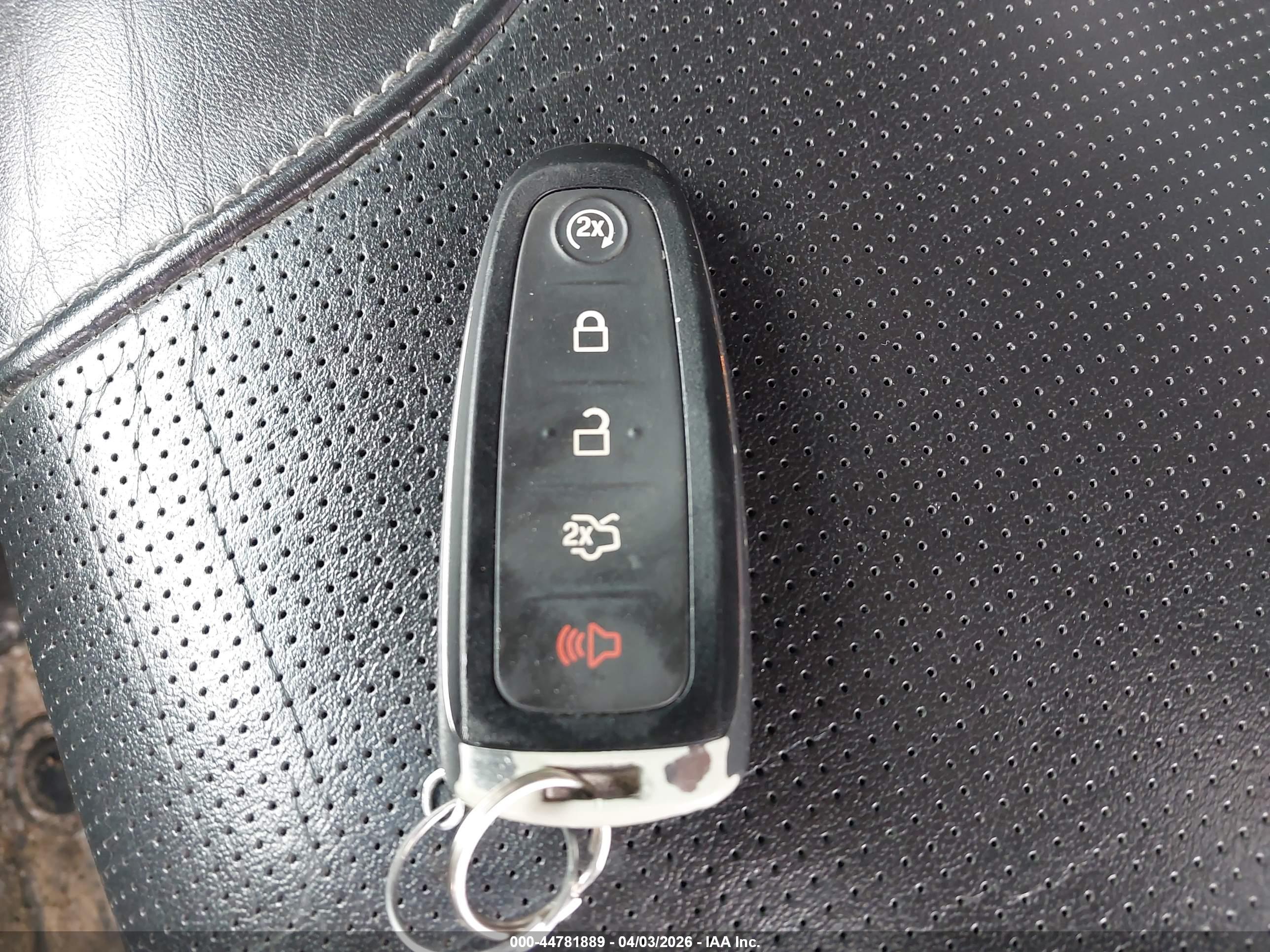 FORD TAURUS image 11