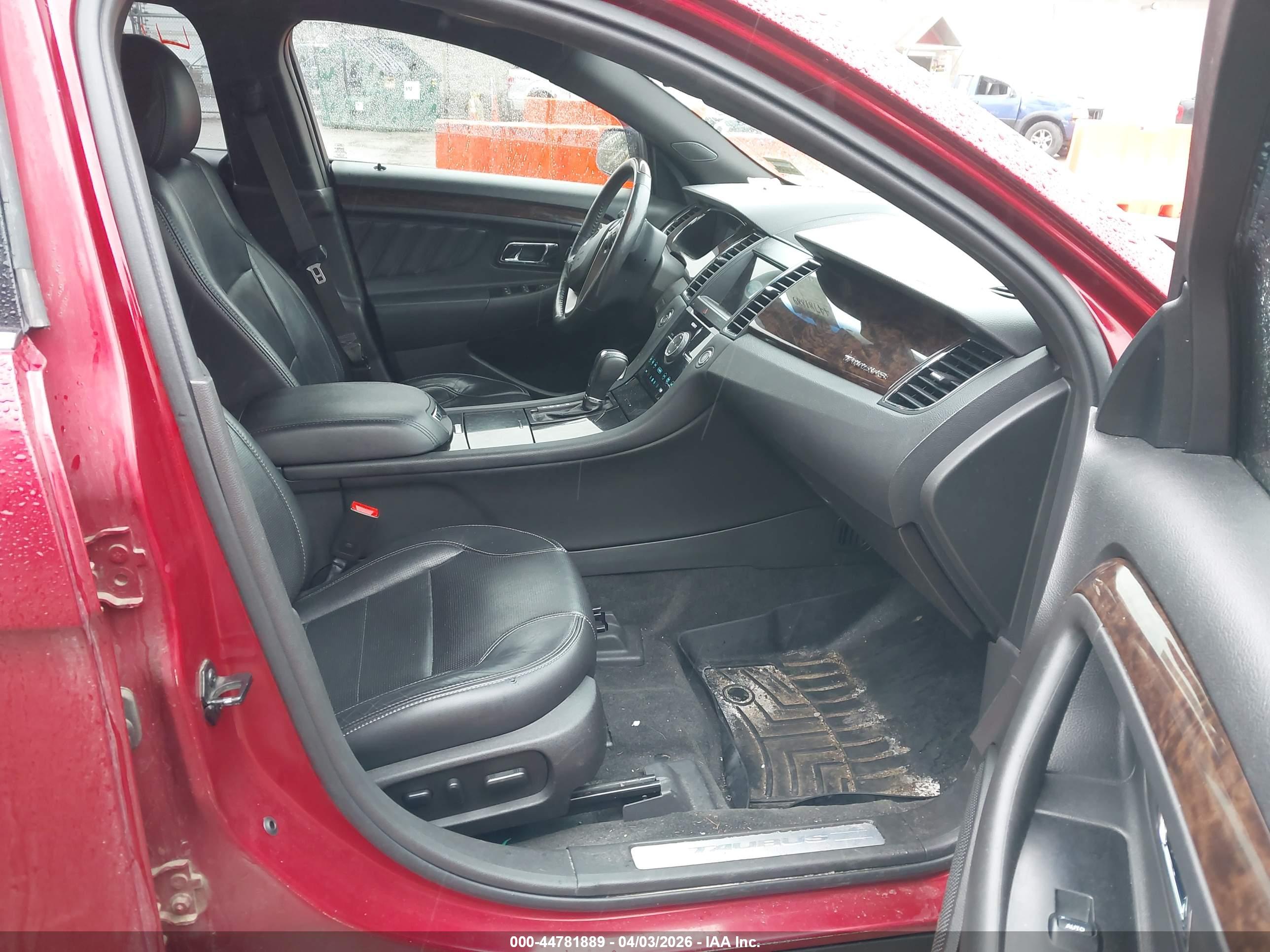 FORD TAURUS image 5