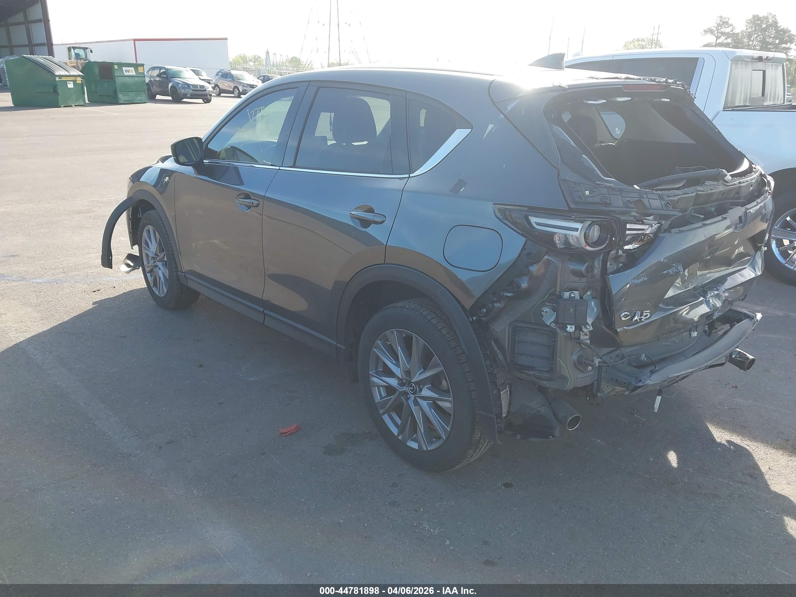 MAZDA CX-5 image 3