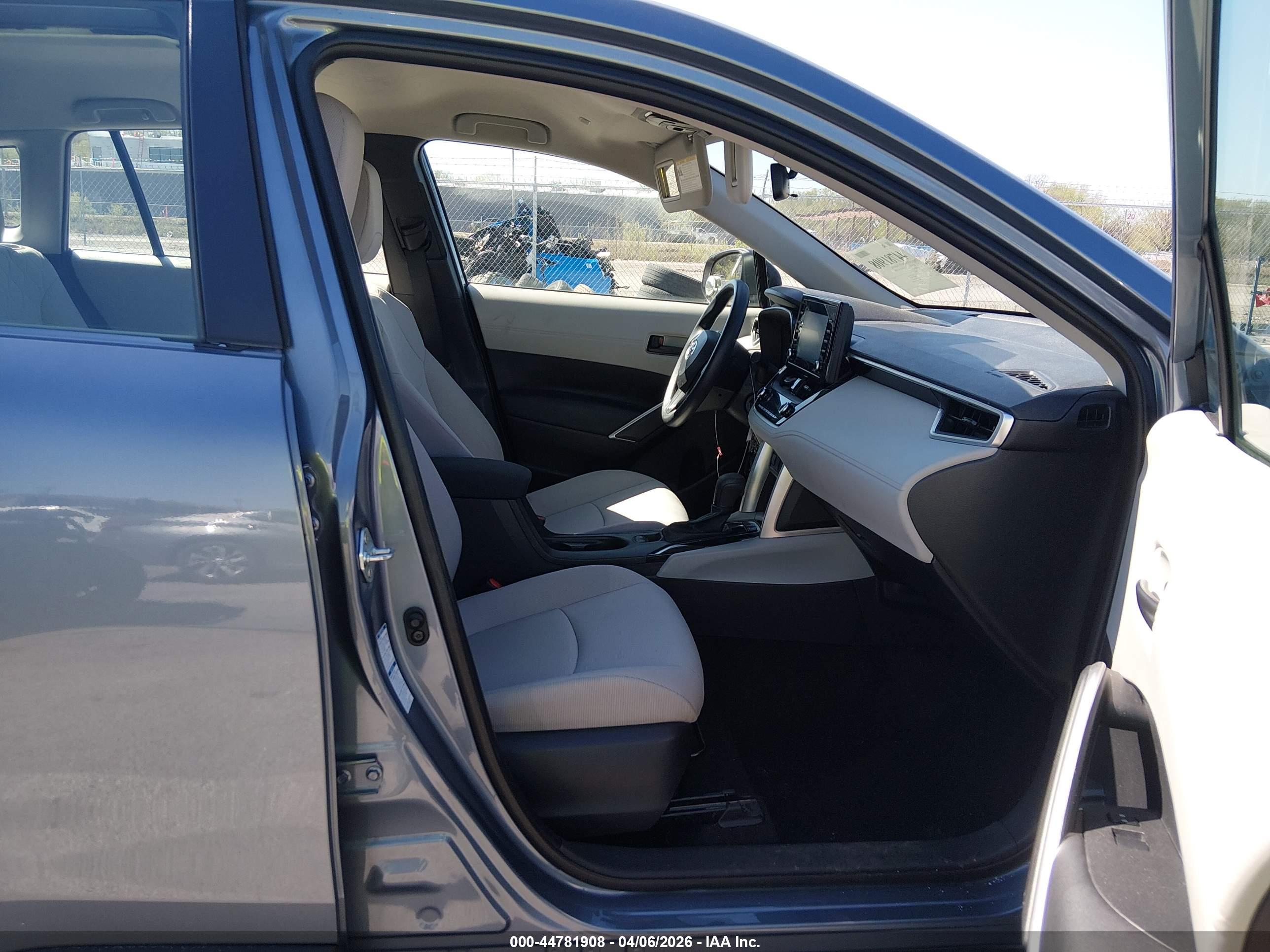 TOYOTA COROLLA image 5