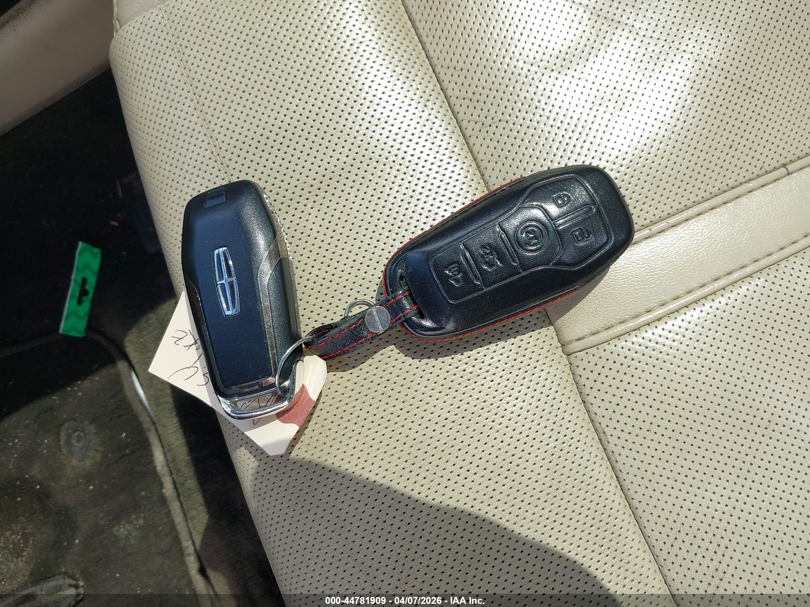 LINCOLN MKZ image 11