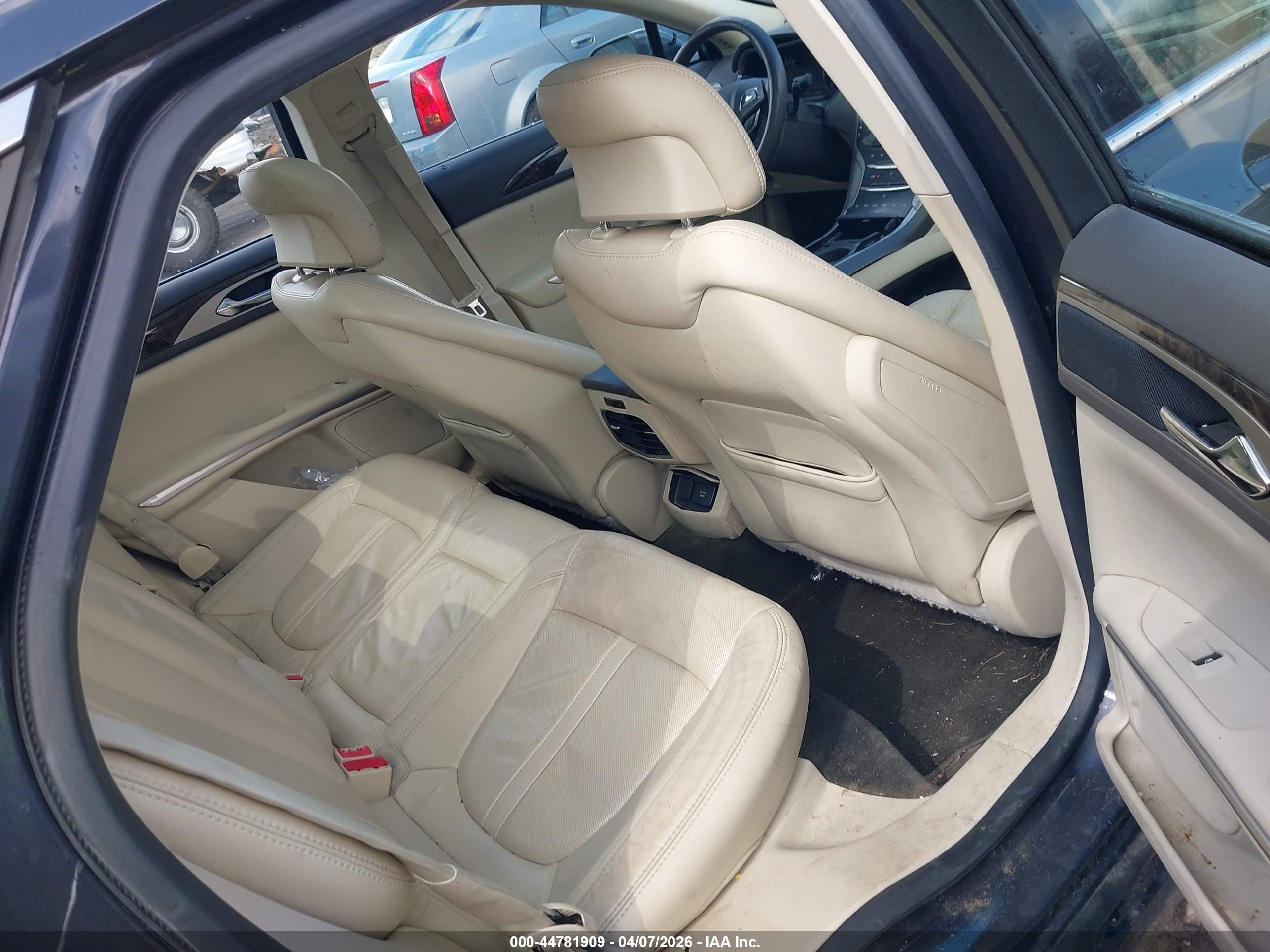 LINCOLN MKZ image 8