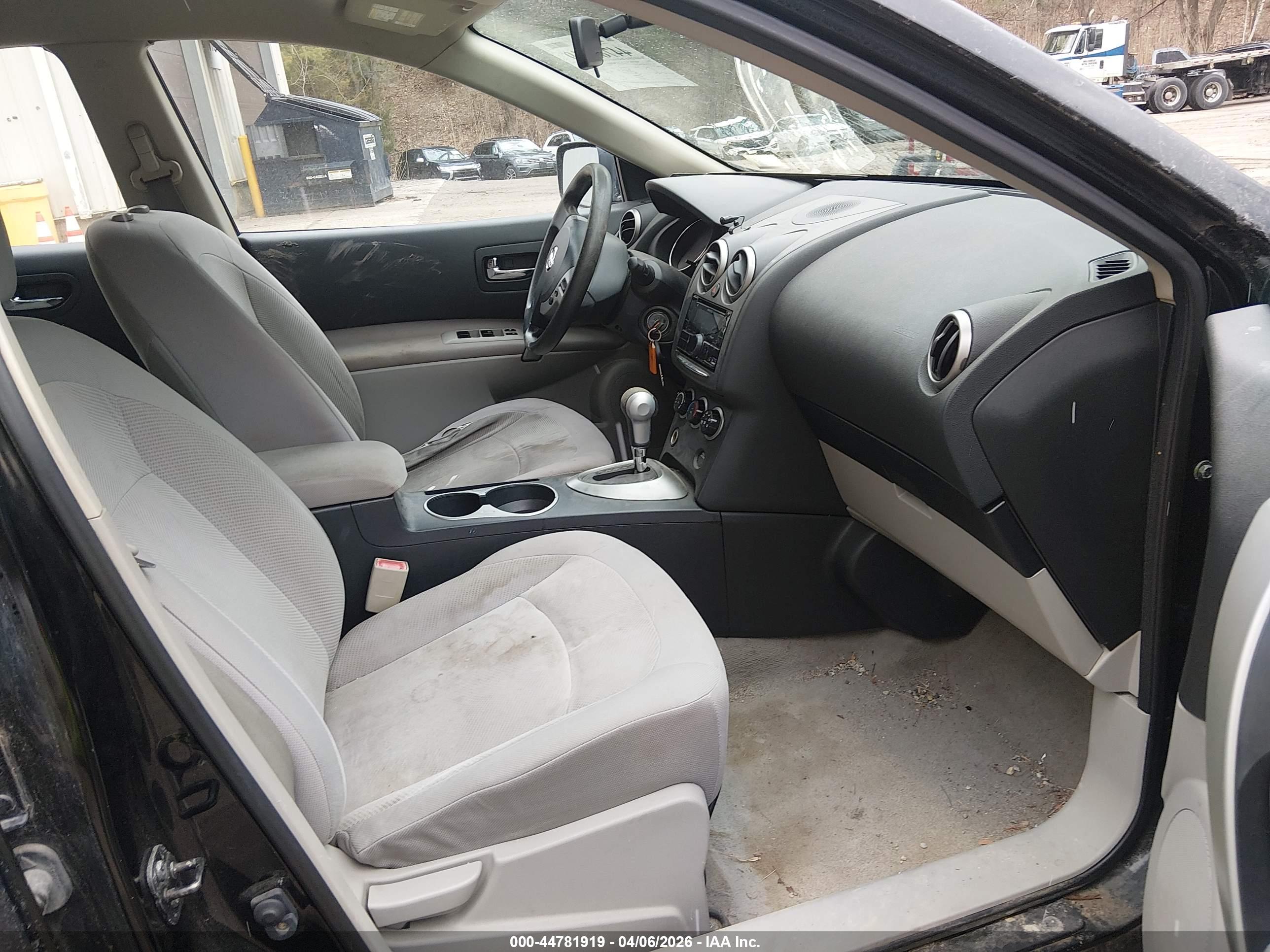 NISSAN ROGUE image 5