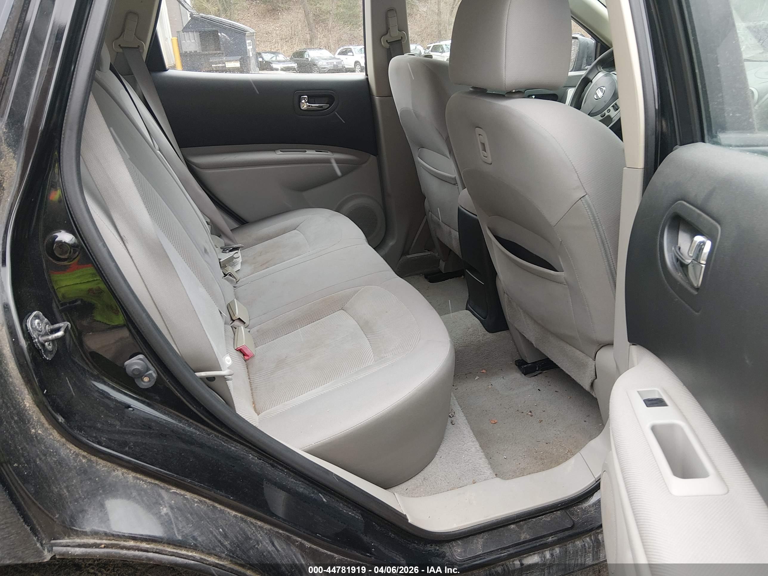 NISSAN ROGUE image 8