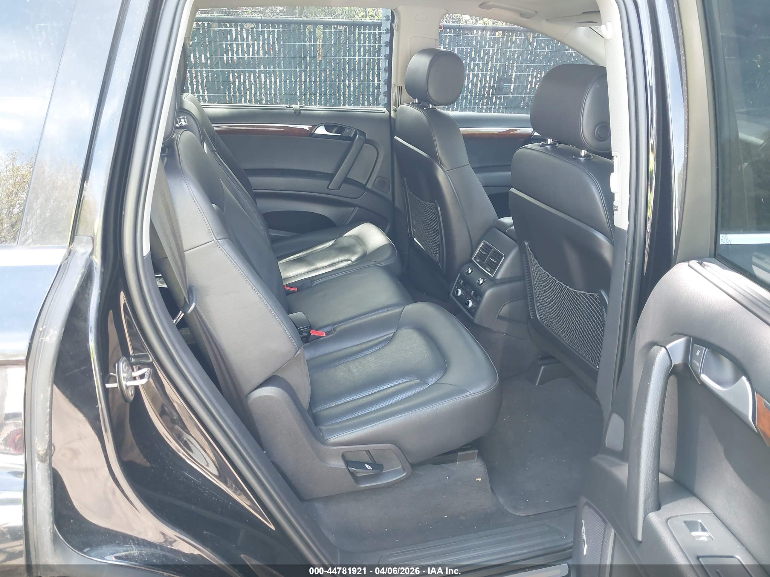 AUDI Q7 image 8
