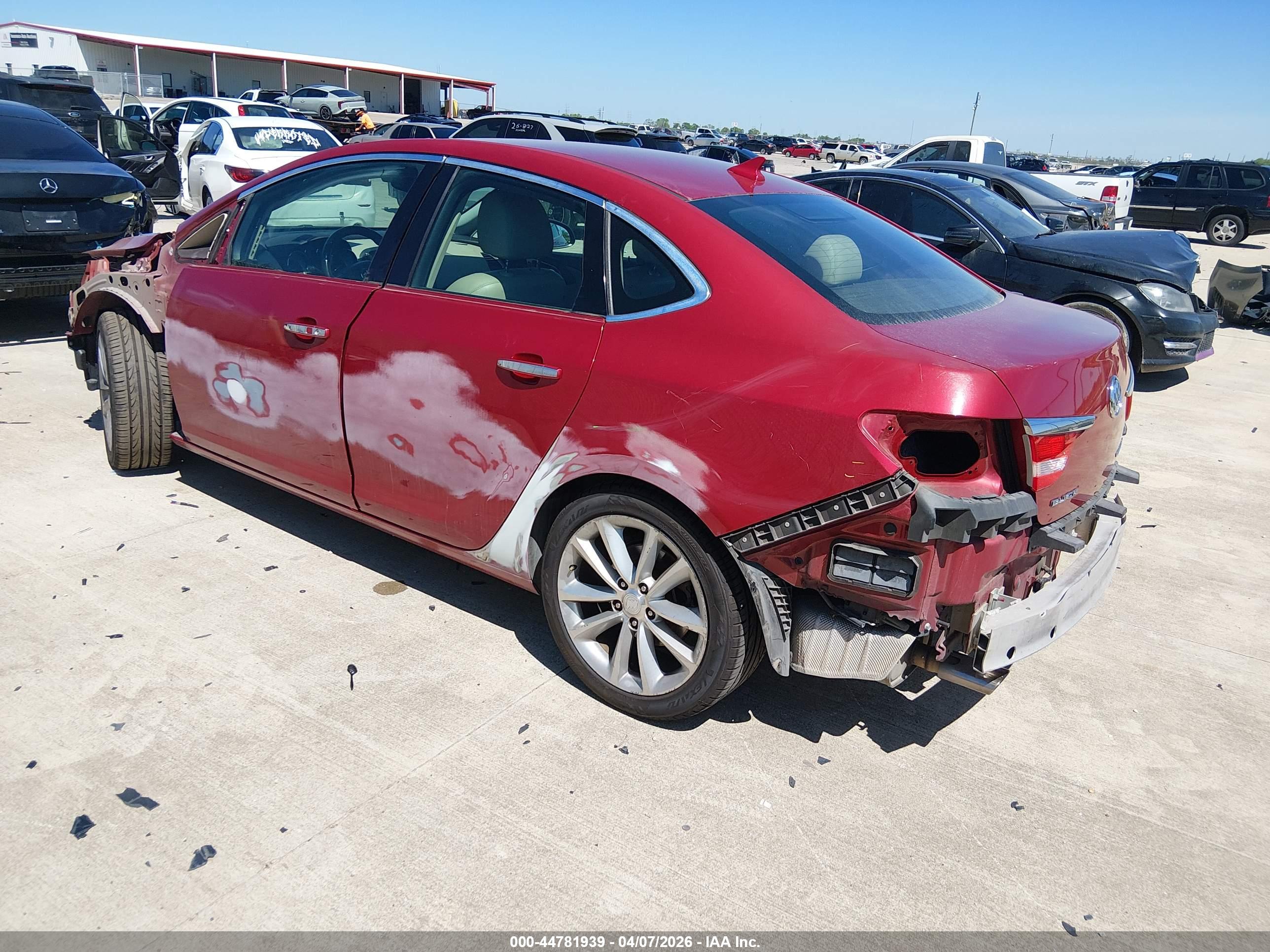 BUICK VERANO image 3