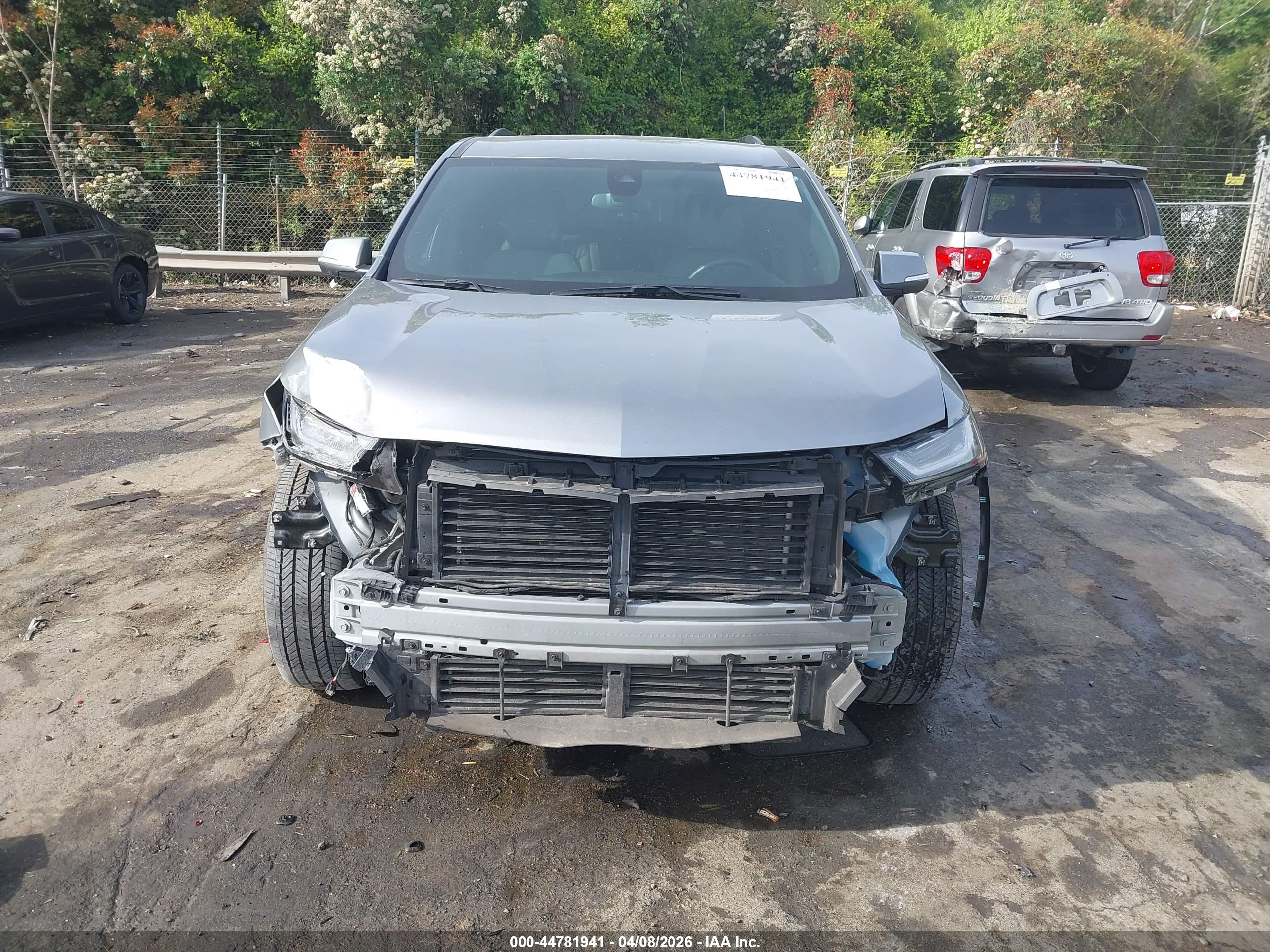 CHEVROLET TRAVERSE image 6