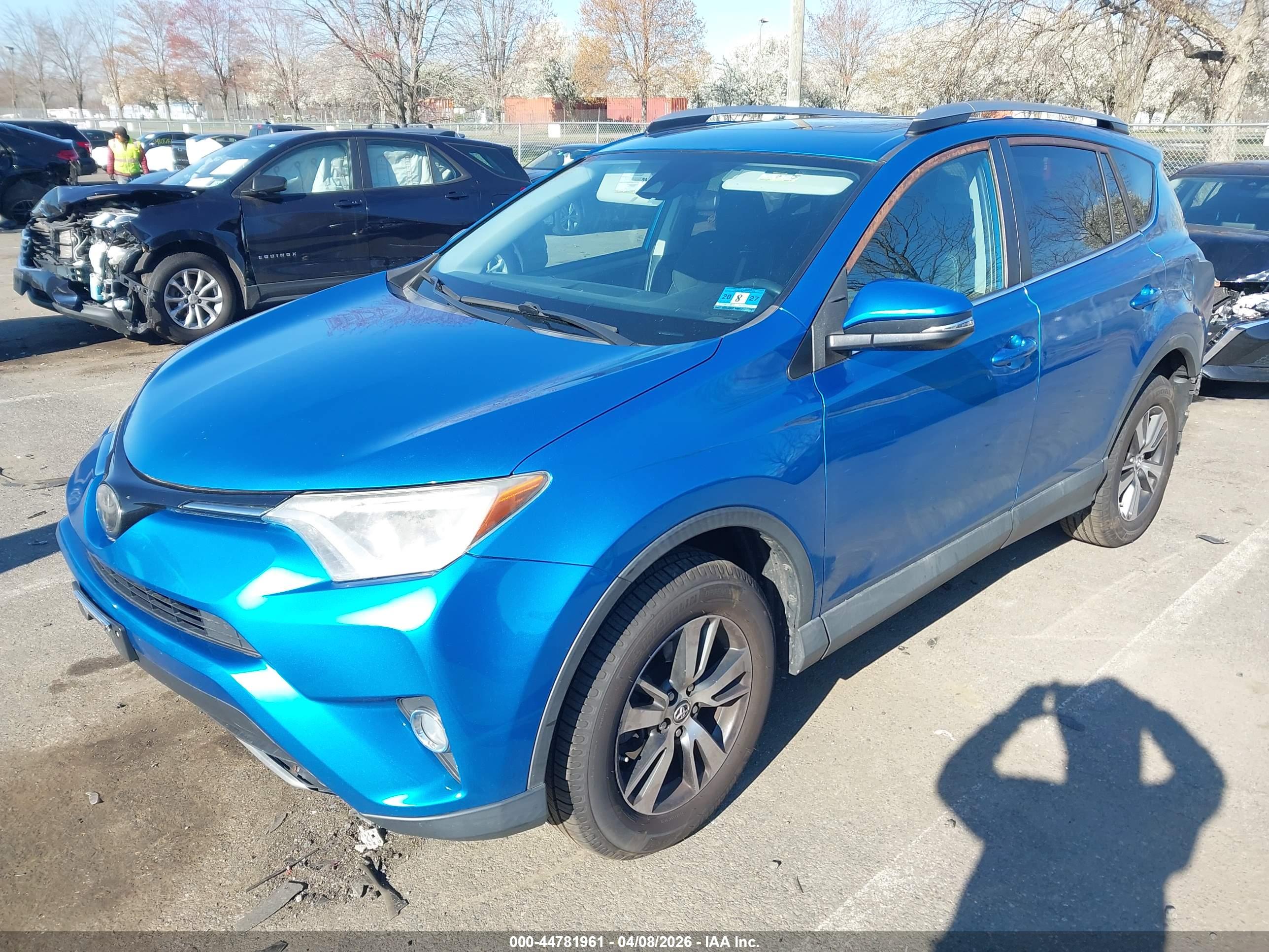 TOYOTA RAV4 image 2