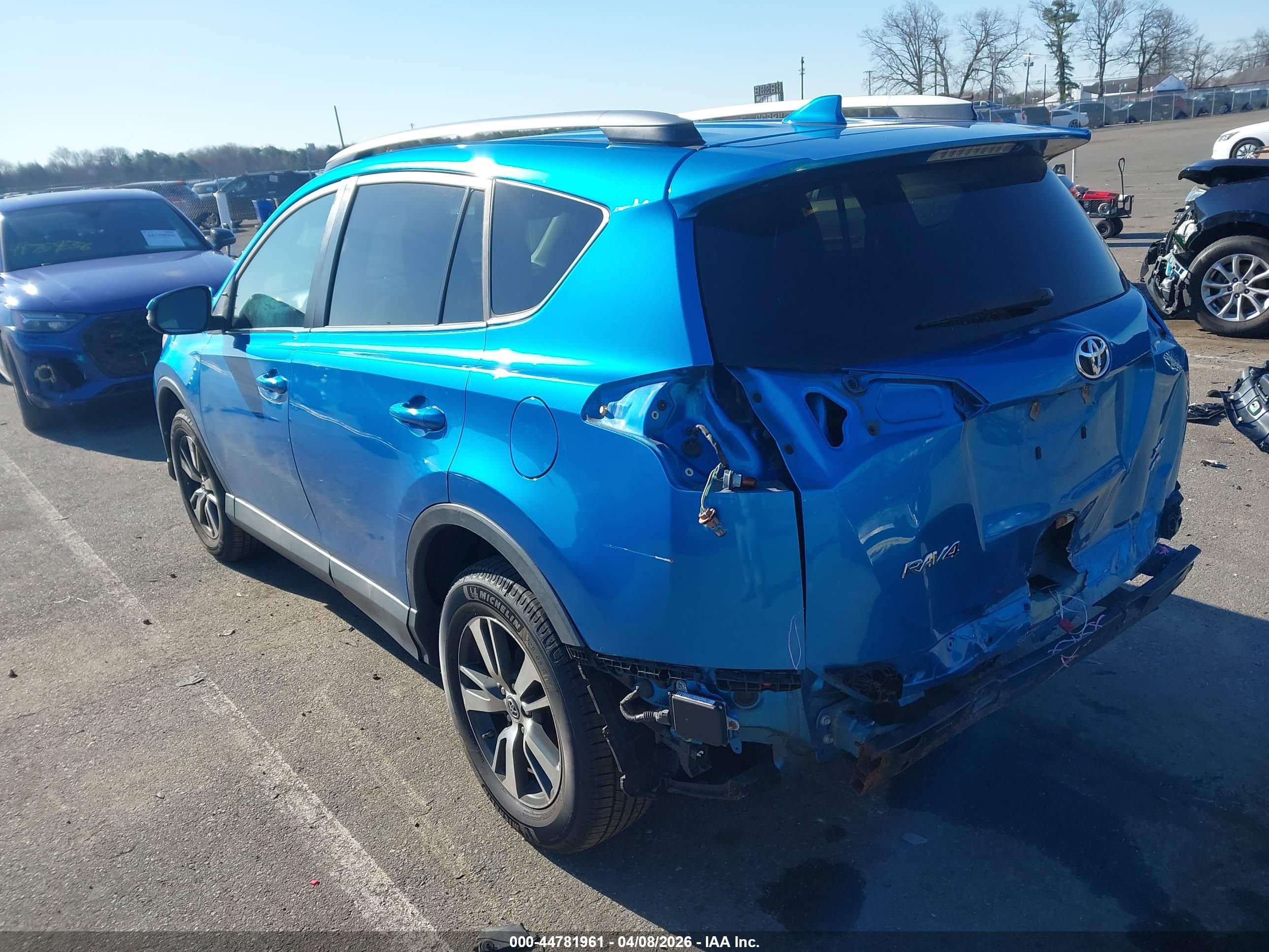 TOYOTA RAV4 image 3