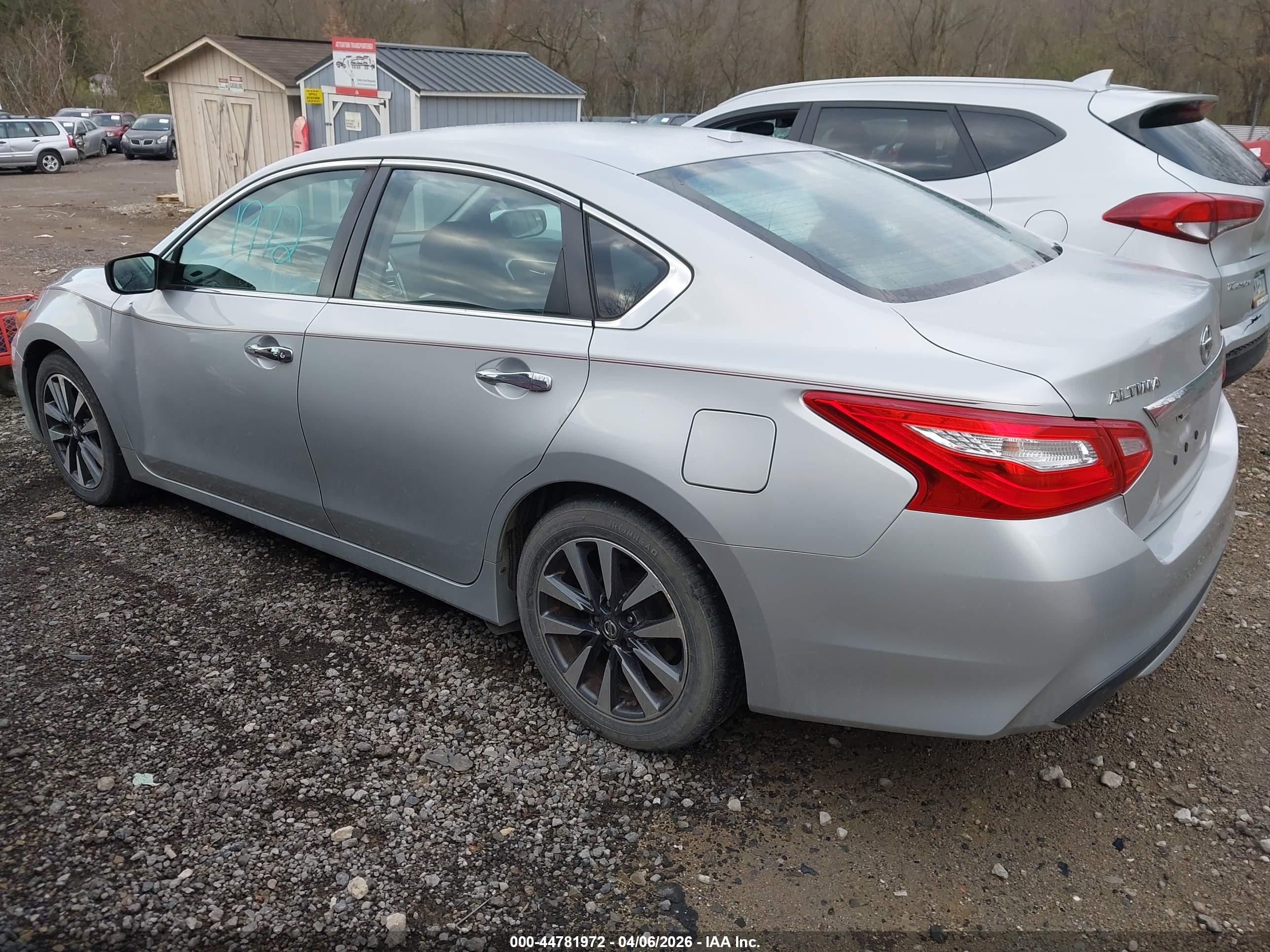 NISSAN ALTIMA image 3