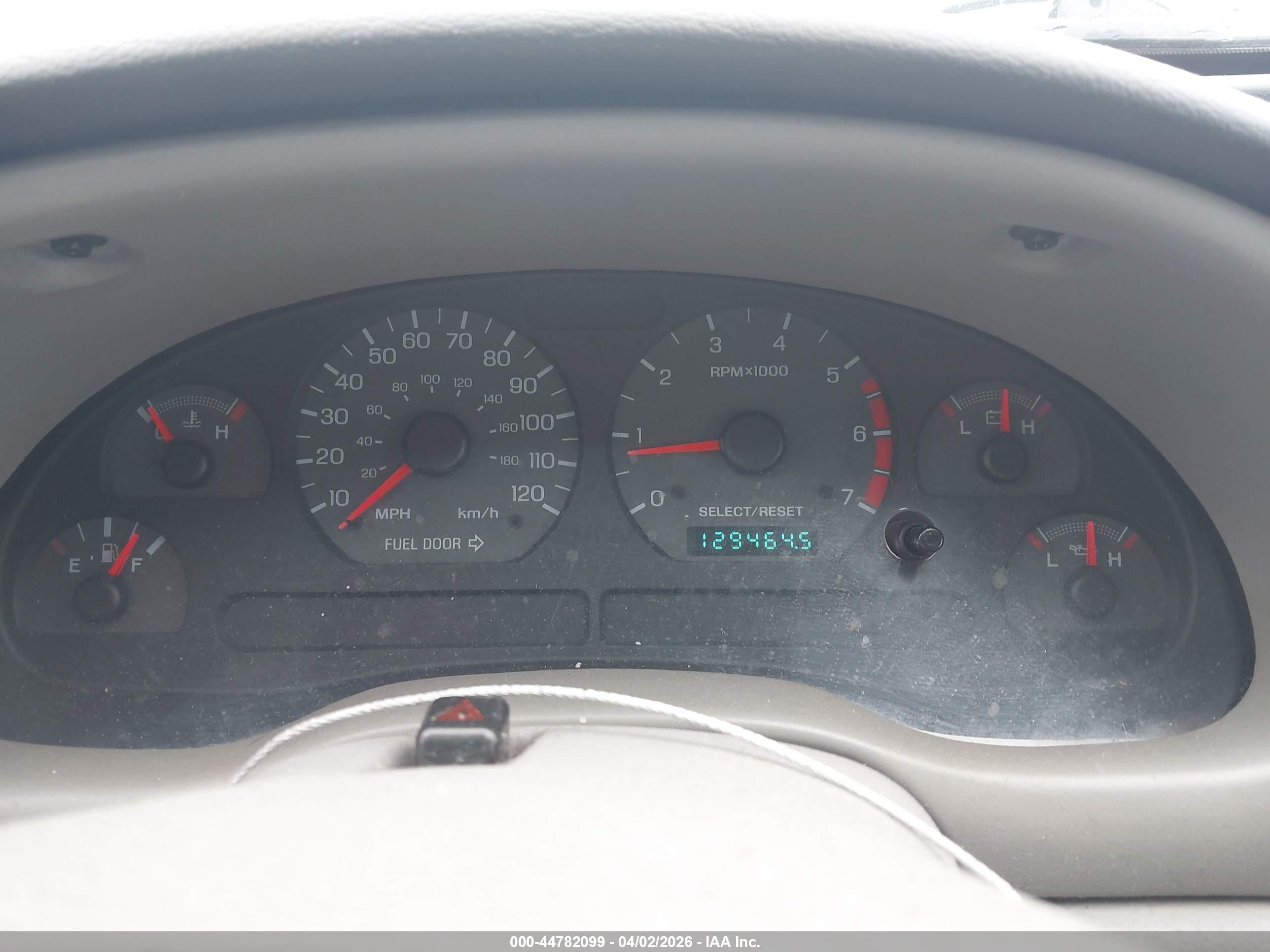 FORD MUSTANG image 7