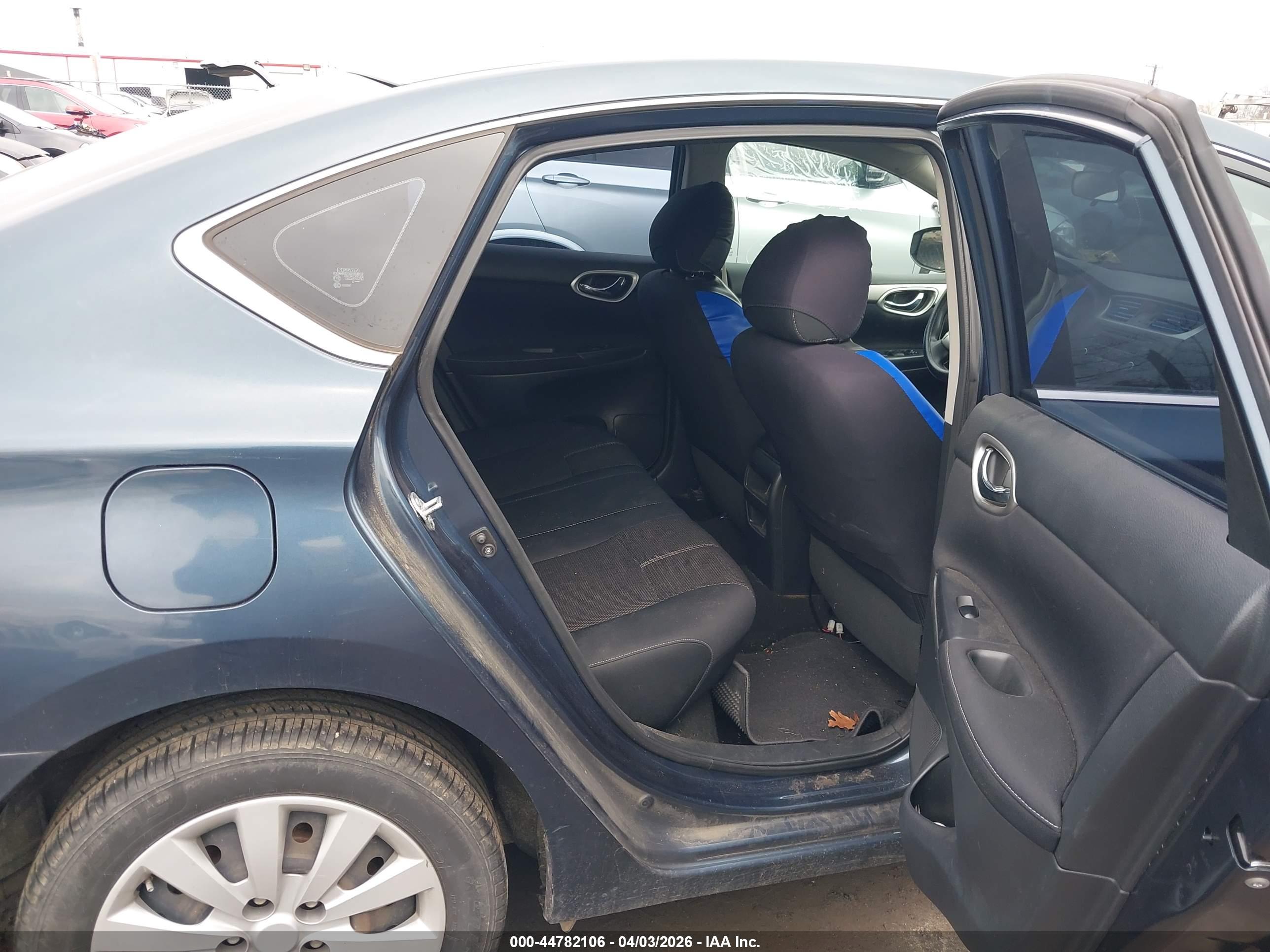 NISSAN SENTRA image 8