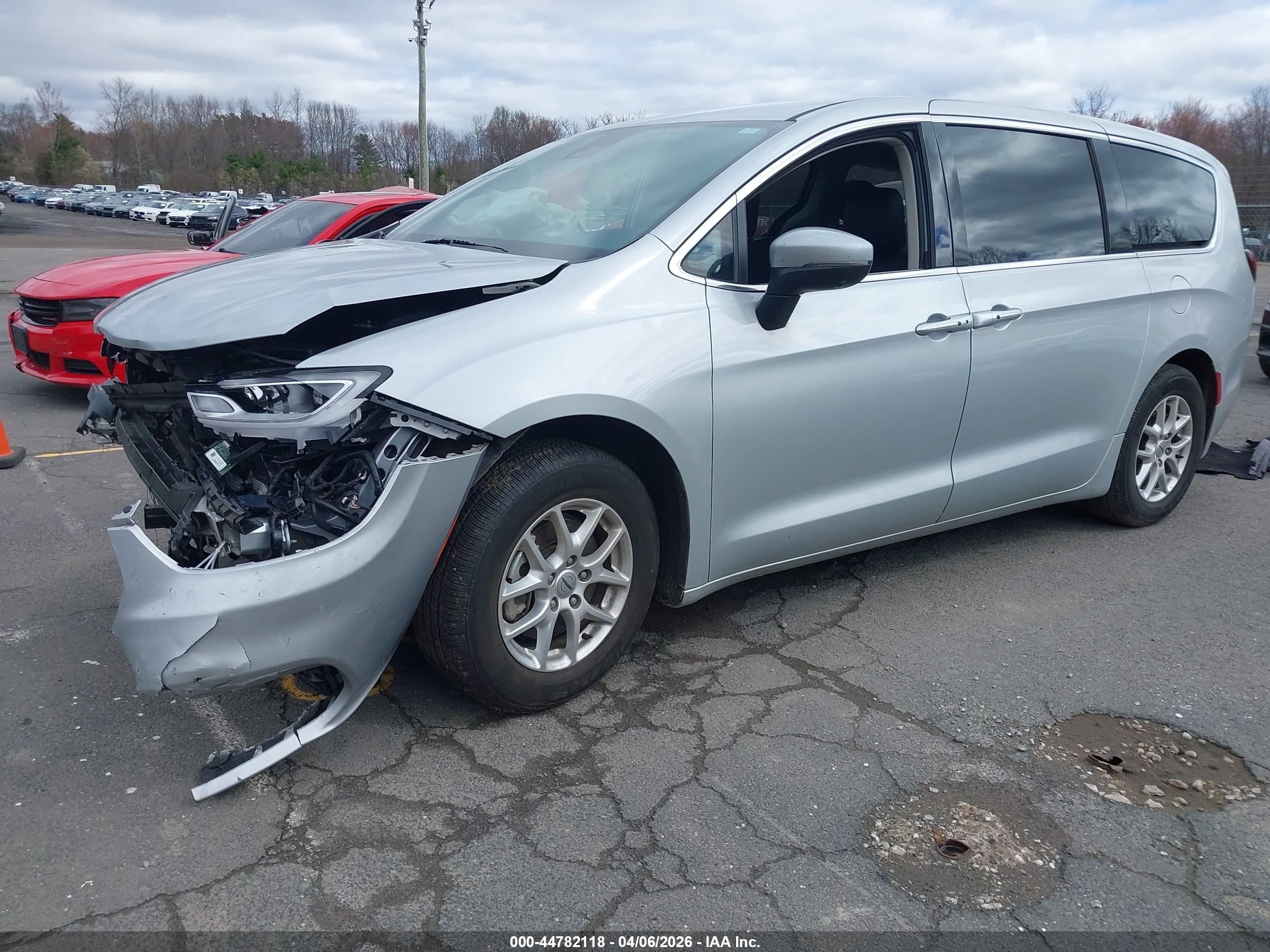 CHRYSLER PACIFICA image 2