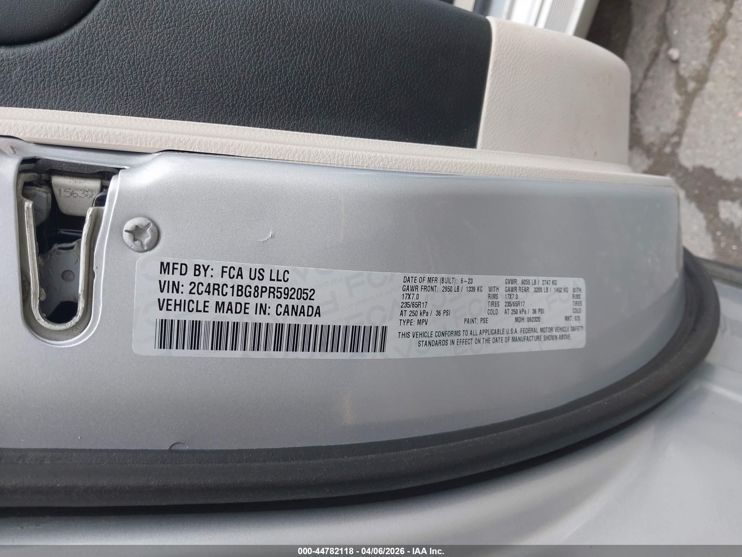 CHRYSLER PACIFICA image 9