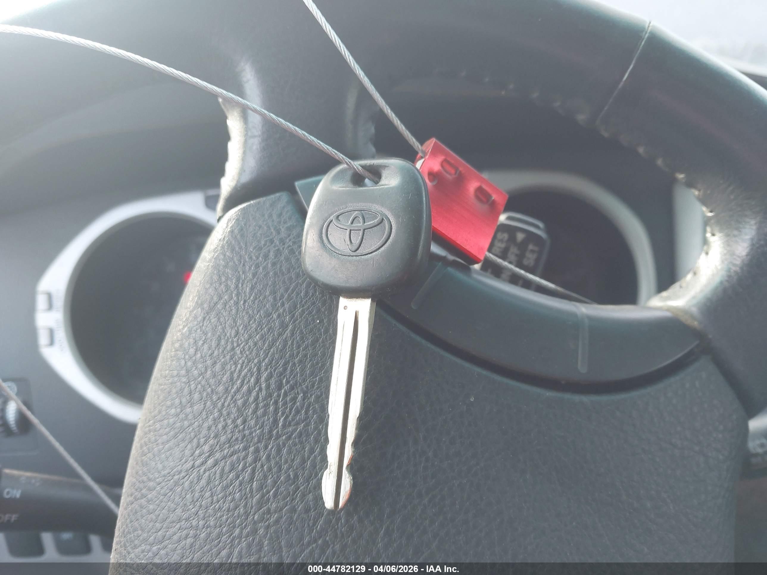 TOYOTA 4RUNNER image 11