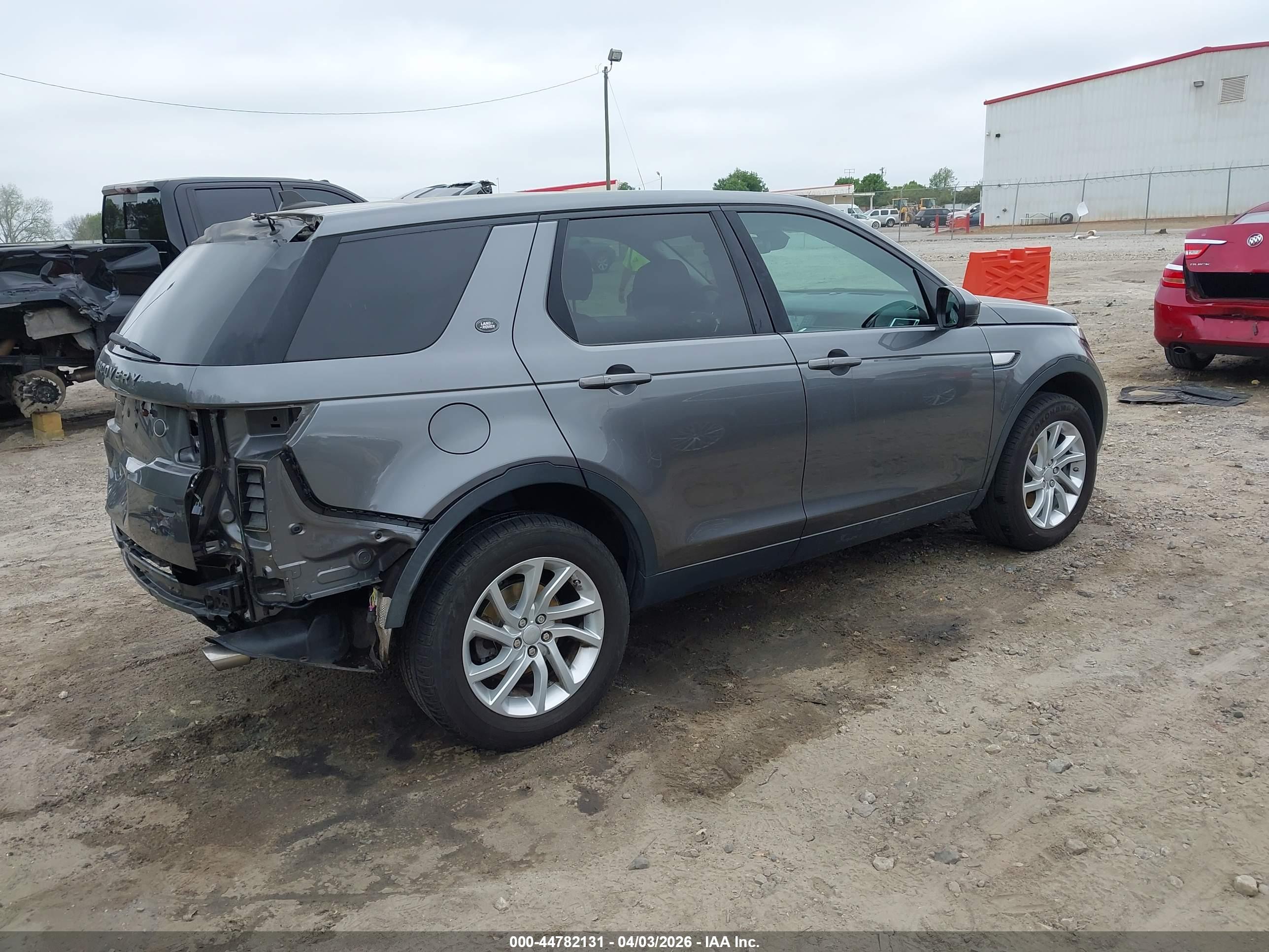 LAND ROVER image 4