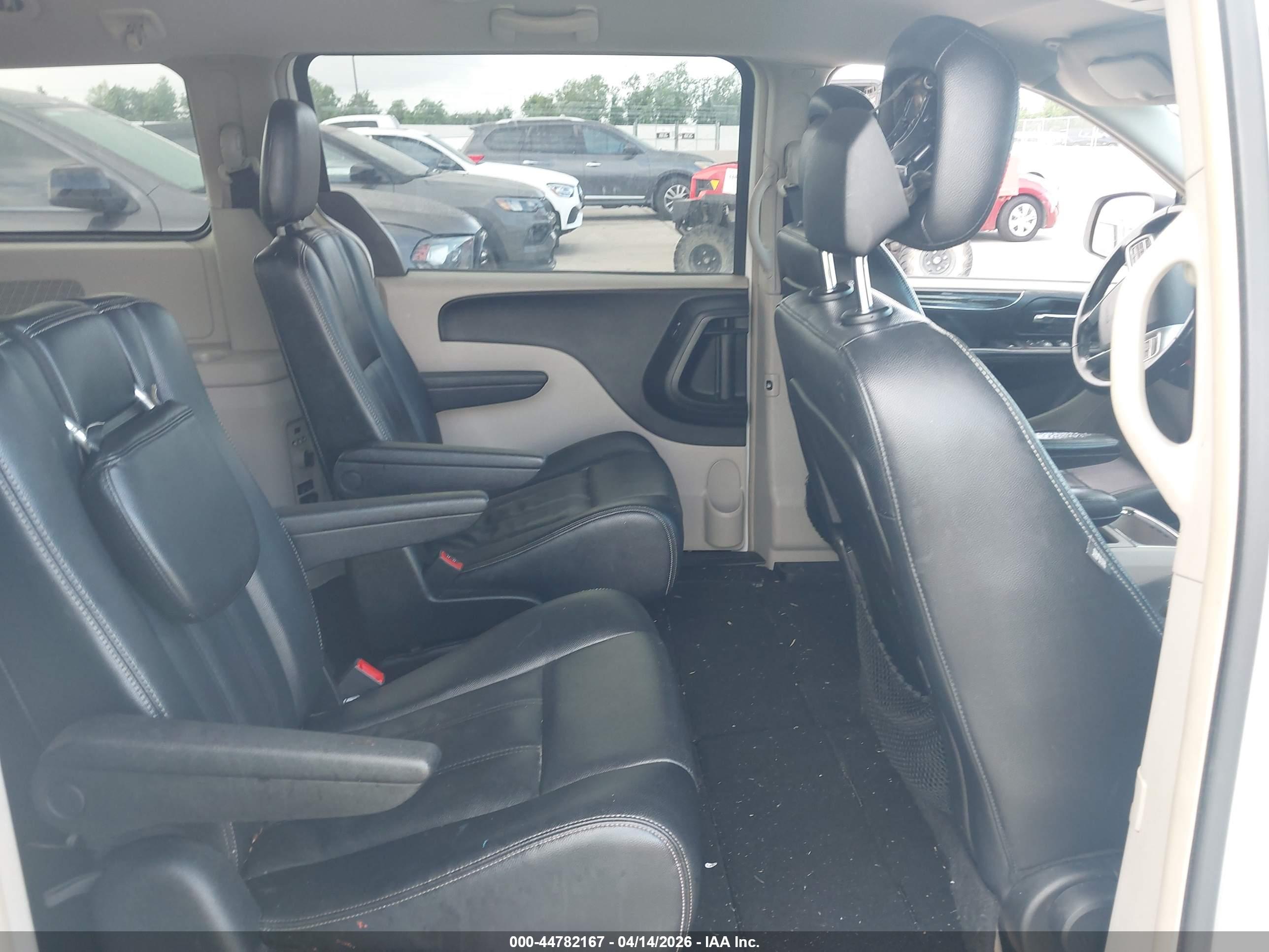 CHRYSLER TOWN image 8