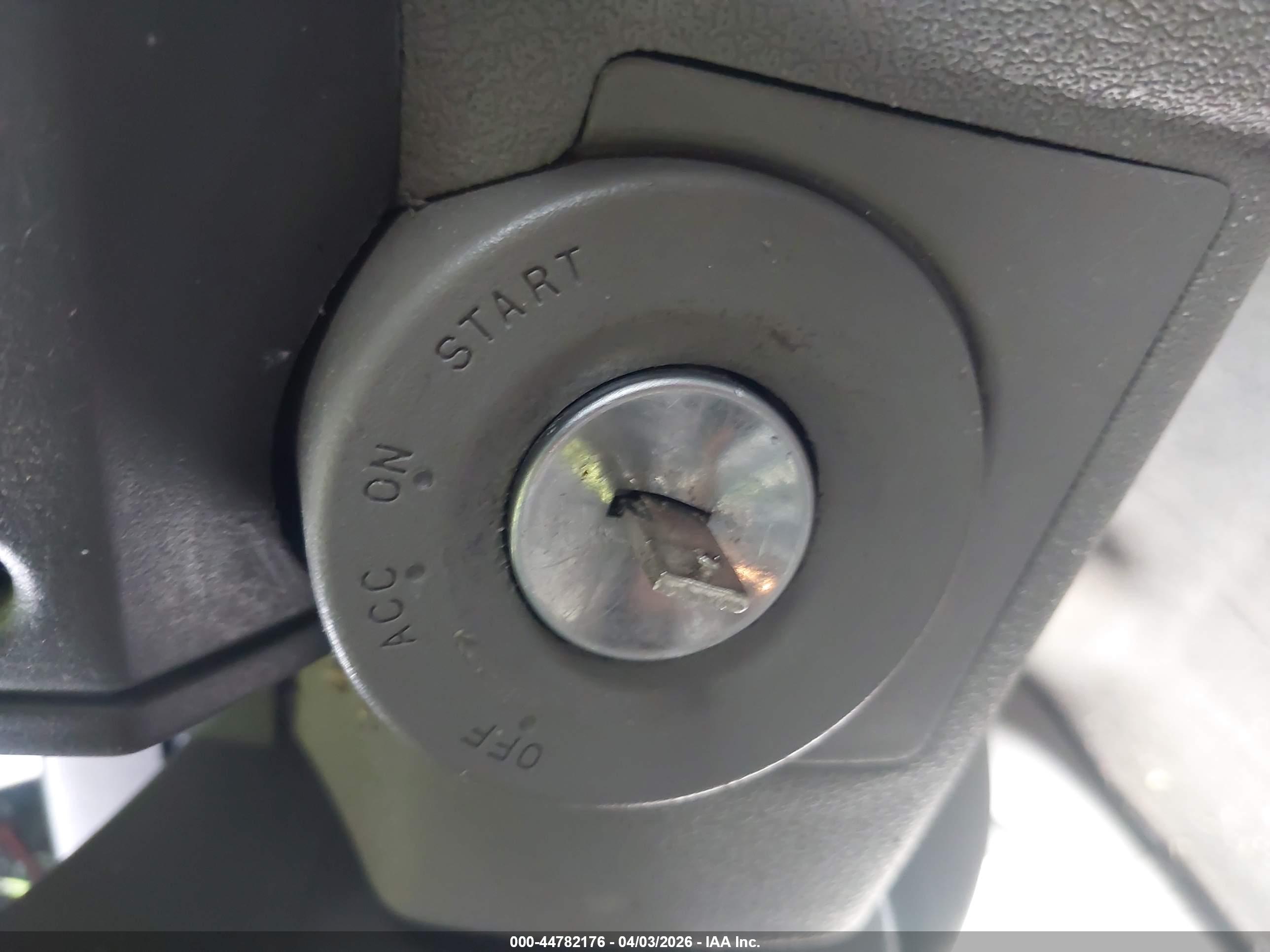 JEEP COMMANDER image 11