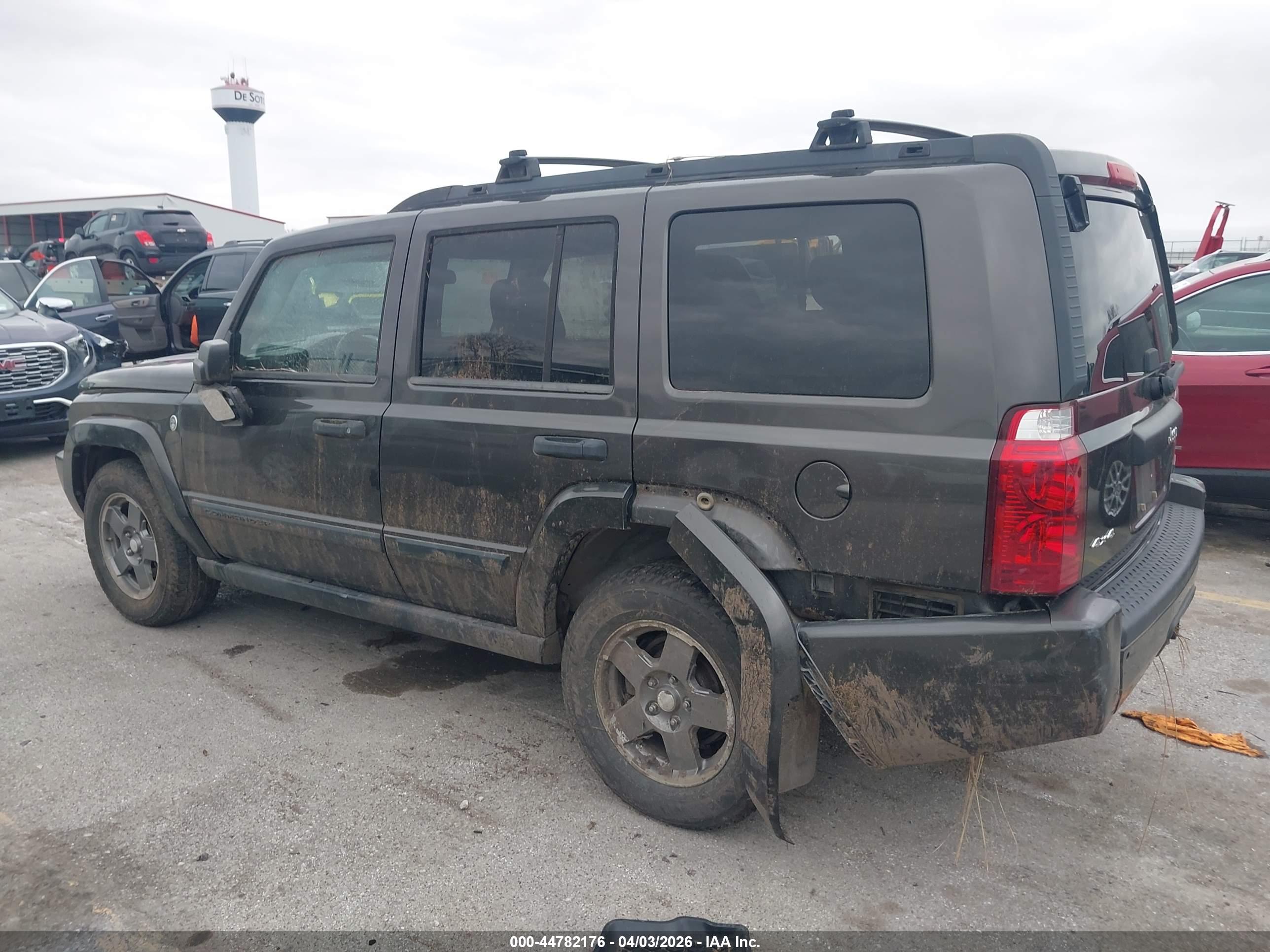 JEEP COMMANDER image 3