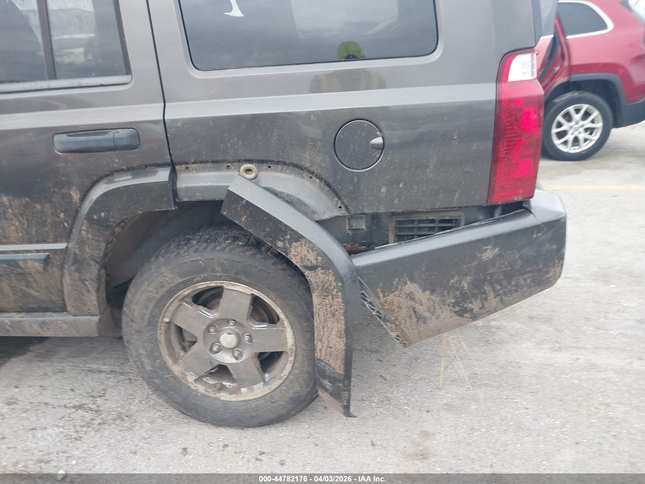 JEEP COMMANDER image 6
