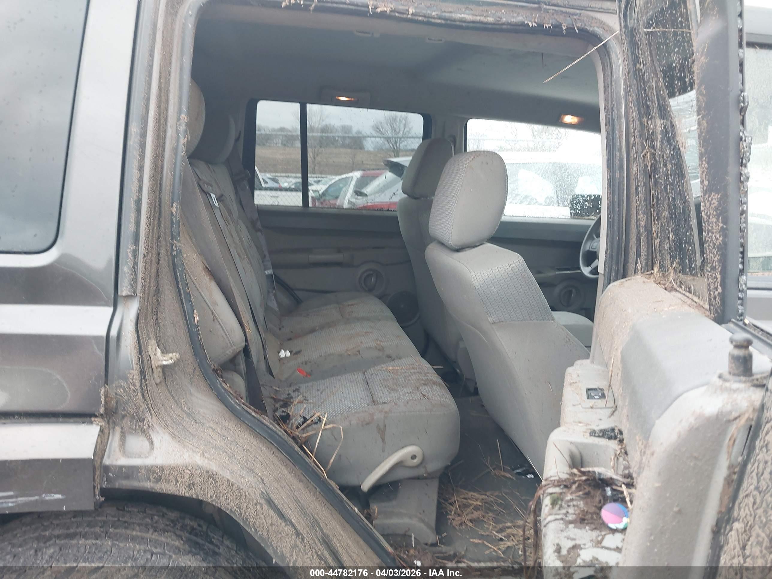 JEEP COMMANDER image 8