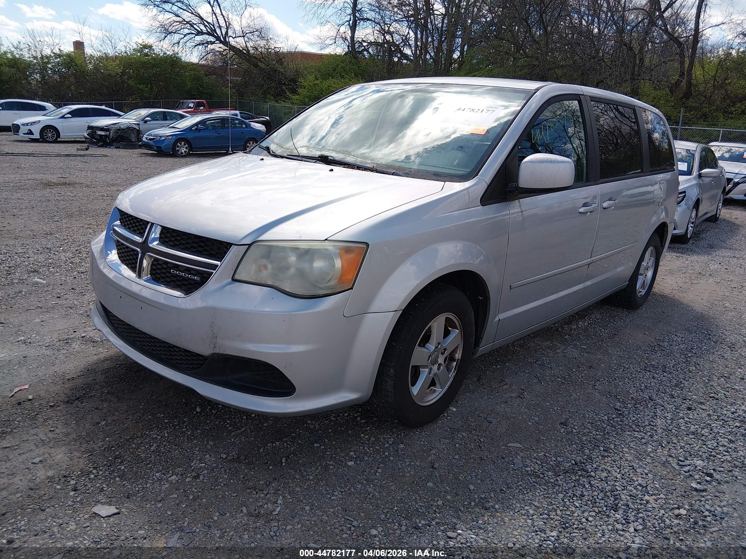DODGE GRAND image 2