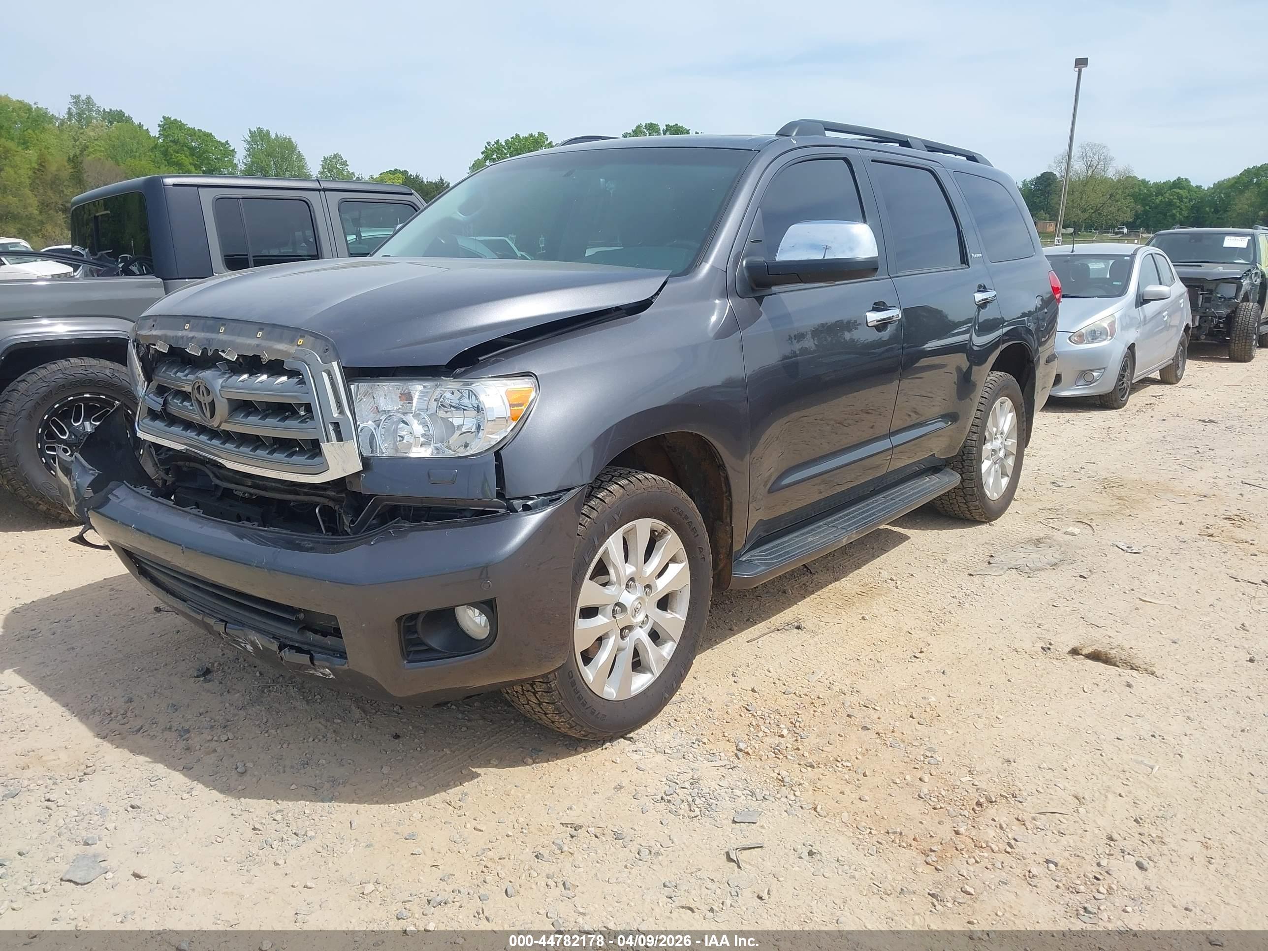 TOYOTA SEQUOIA image 2