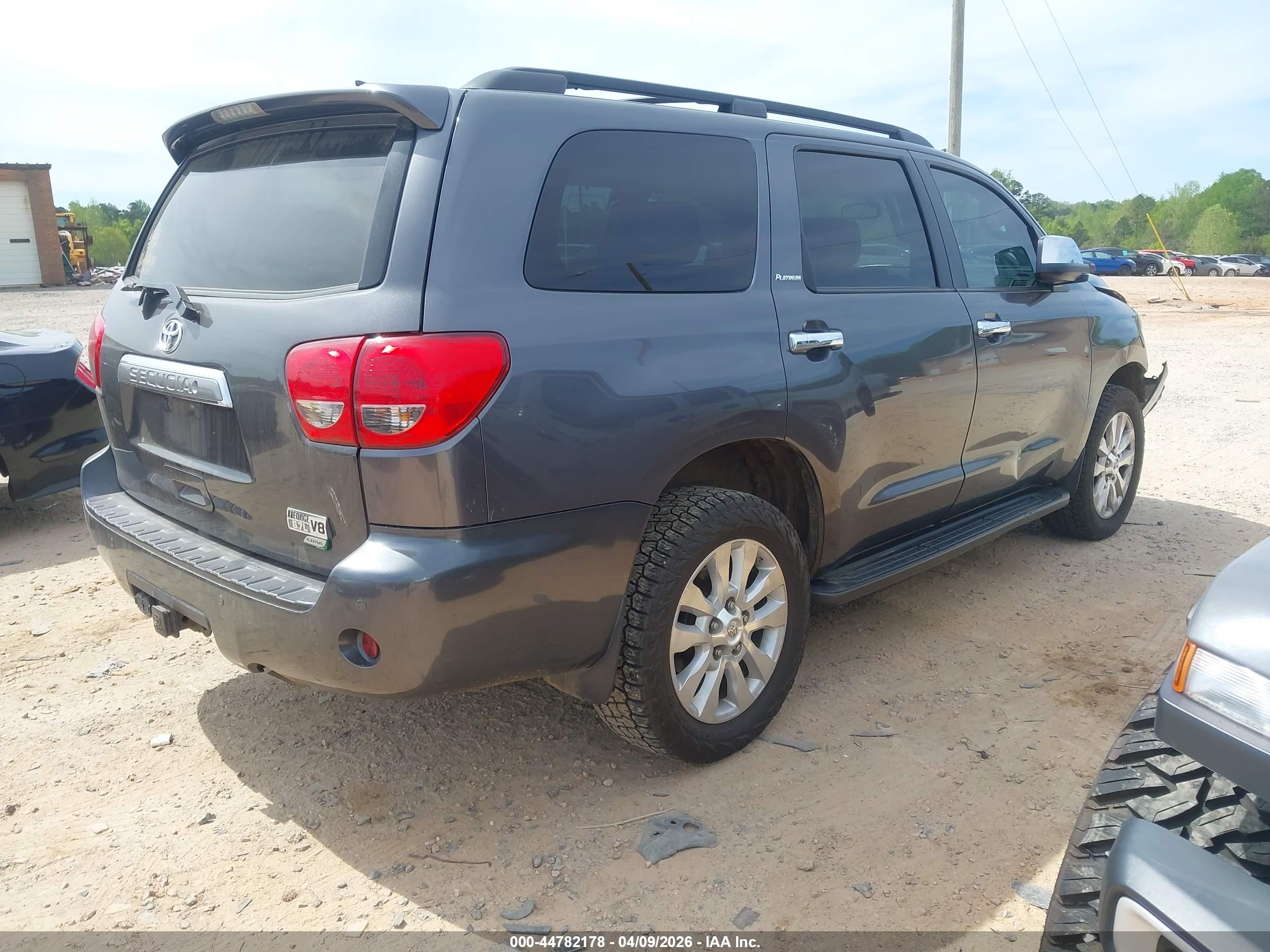 TOYOTA SEQUOIA image 4