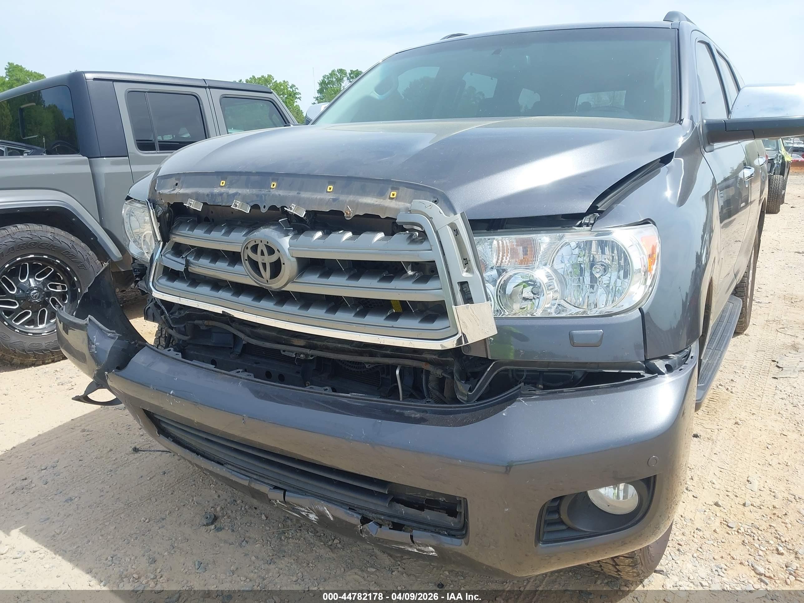TOYOTA SEQUOIA image 6