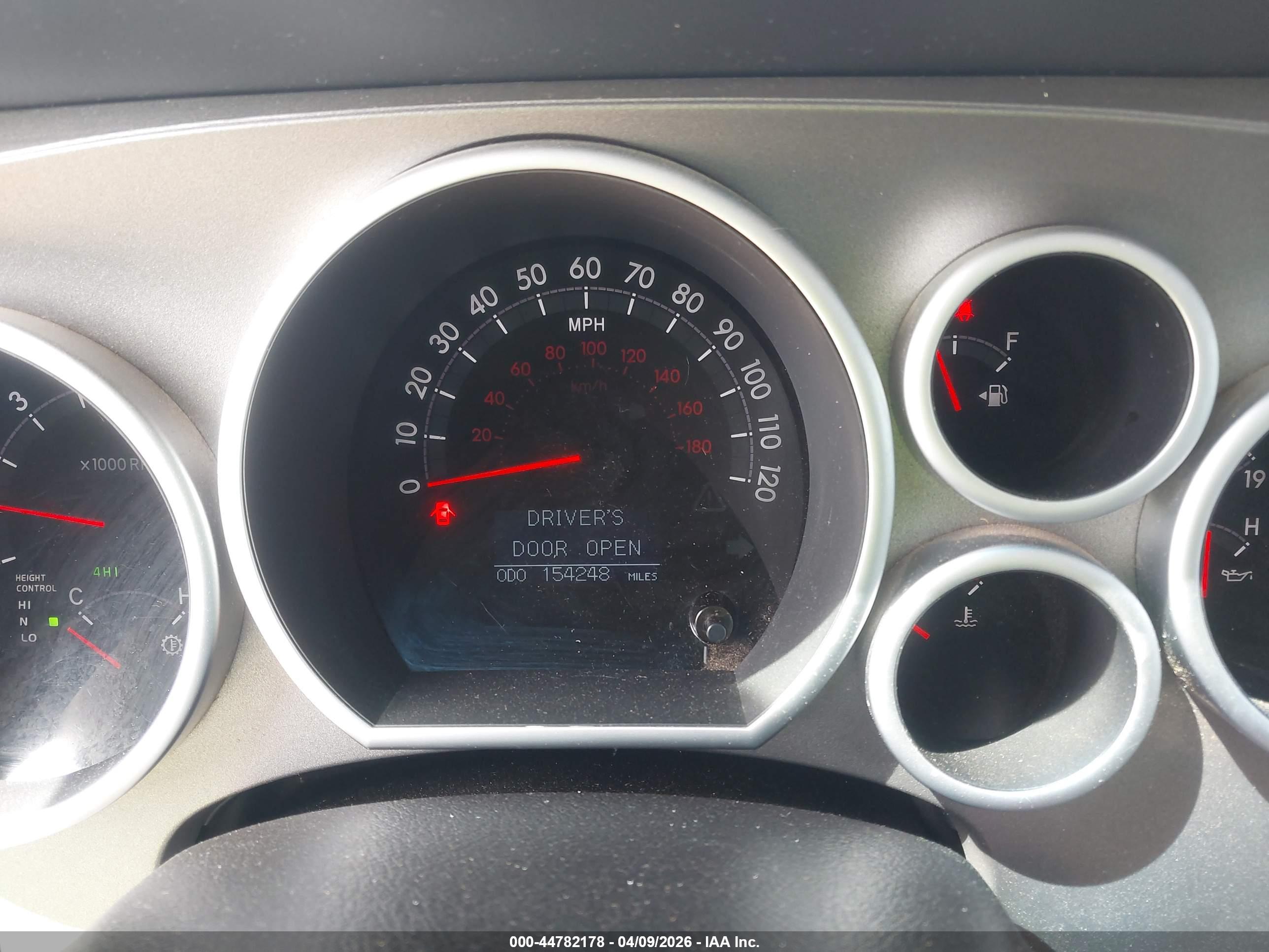 TOYOTA SEQUOIA image 7