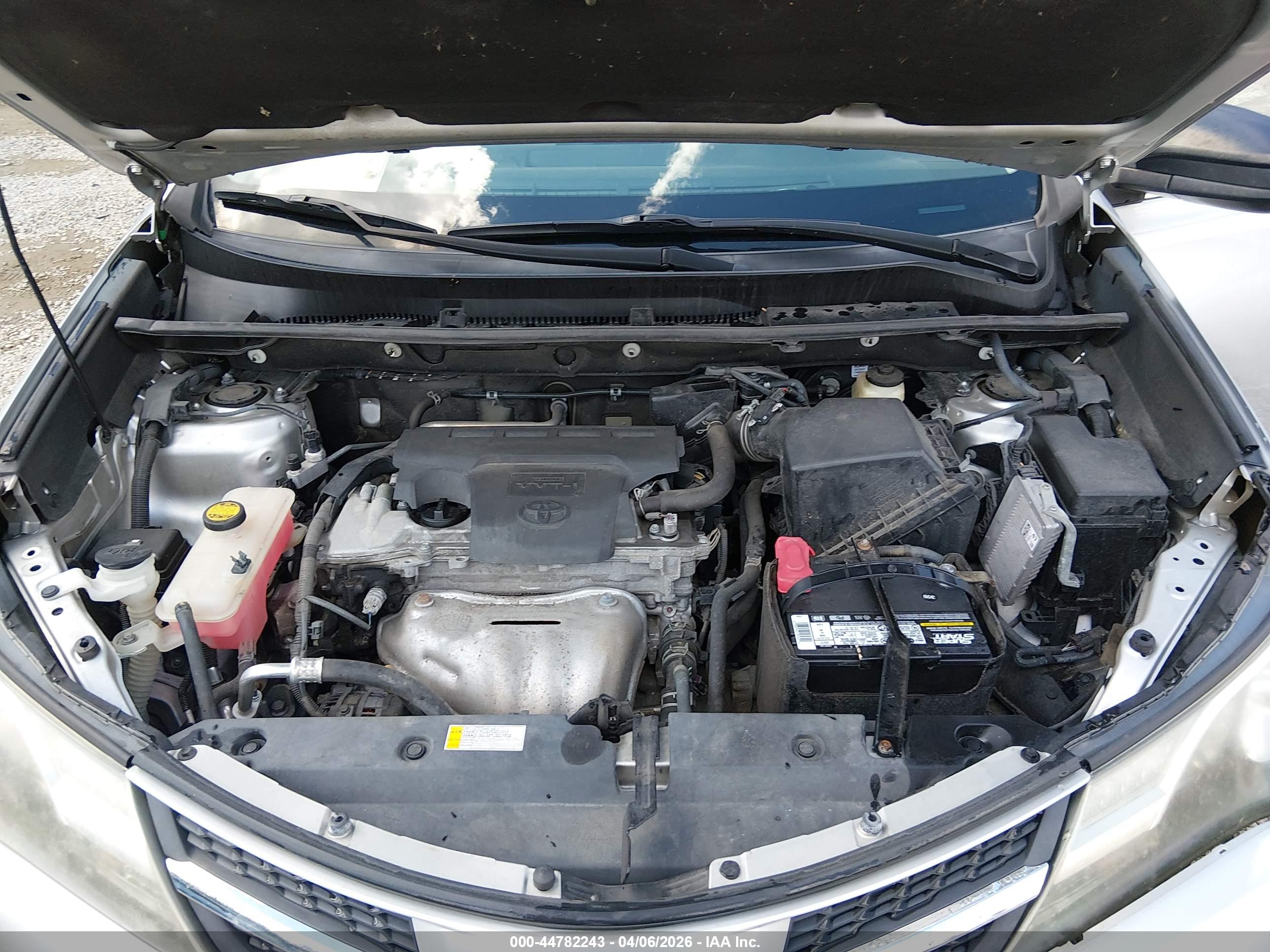 TOYOTA RAV4 image 10