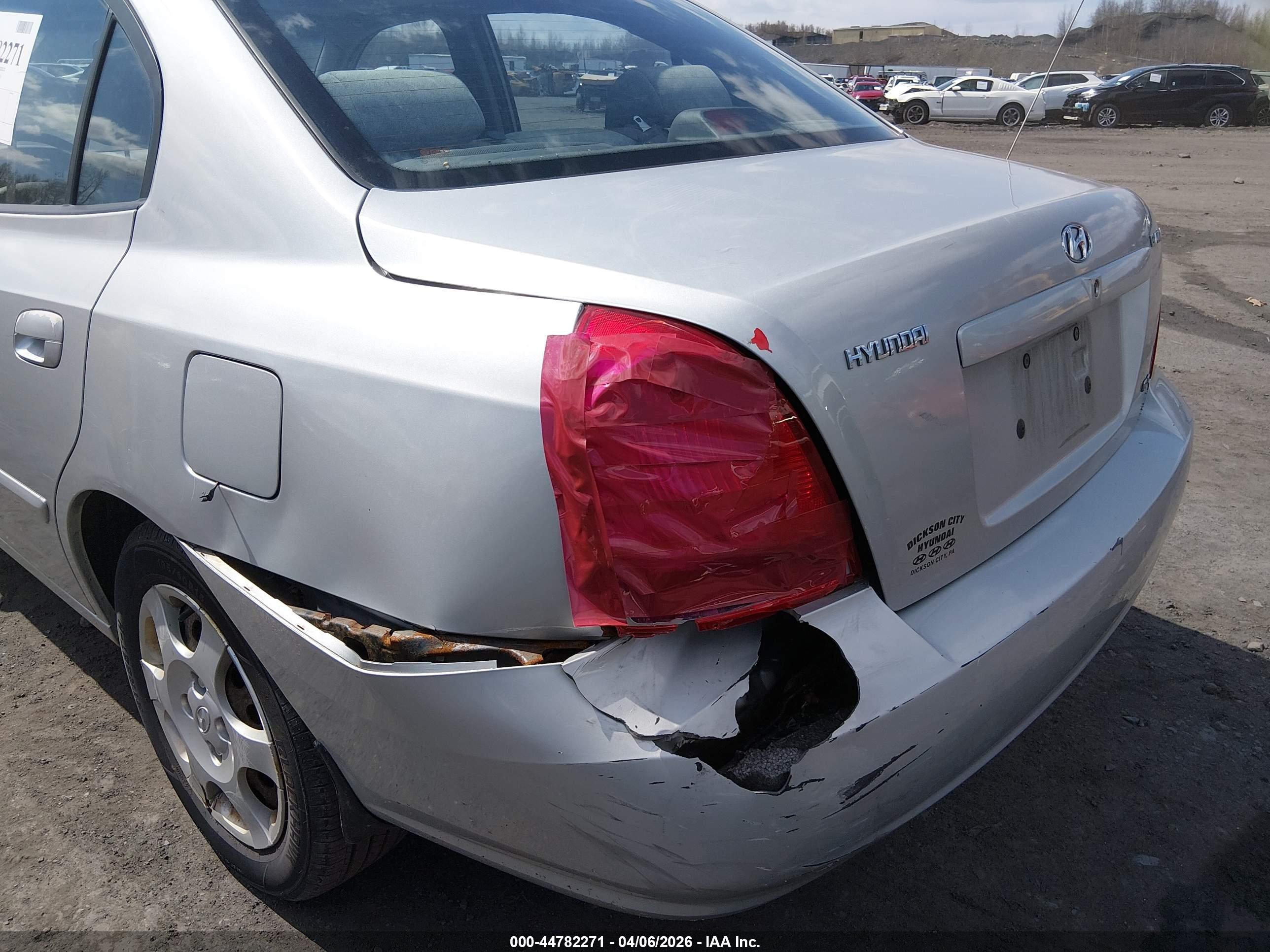 HYUNDAI ELANTRA image 6