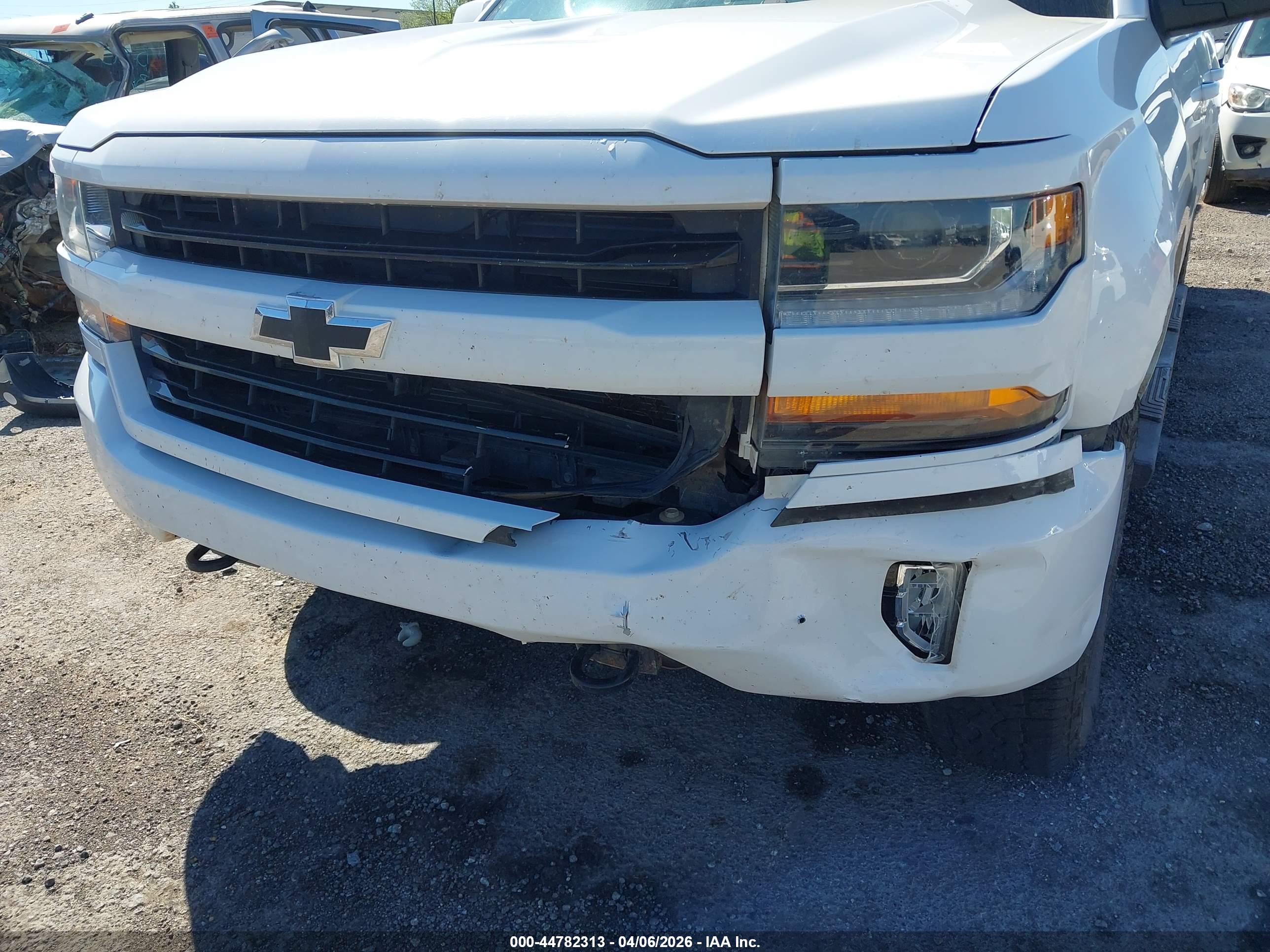 CHEVROLET SILVERADO image 6